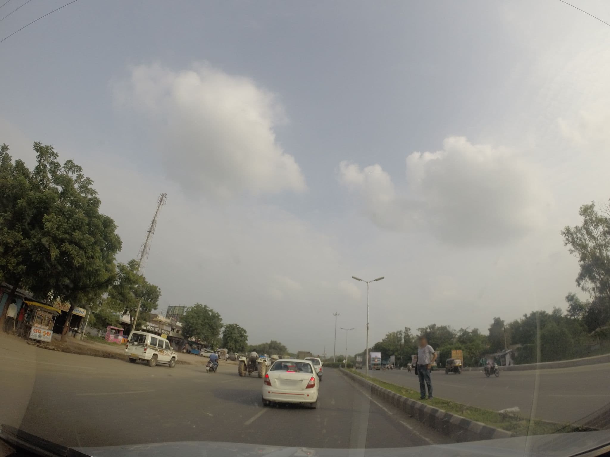 Street view near Hotel Jodhpur Palace, Mahesāna — © shravan91 (CC BY-SA · Mapillary)