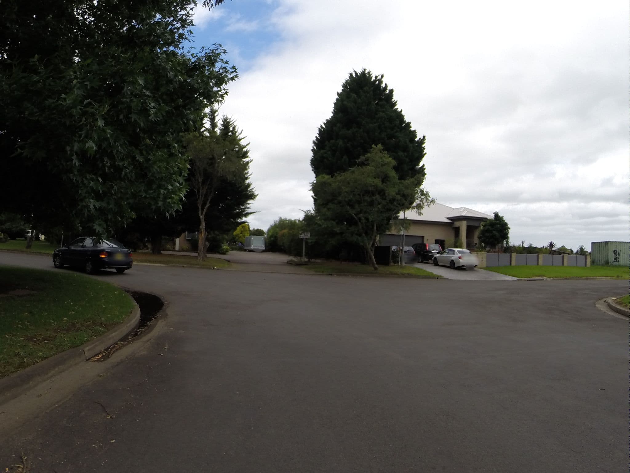 Street view near Pleasant Way River Lodge, Bomaderry — © maxim75 (CC BY-SA · Mapillary)