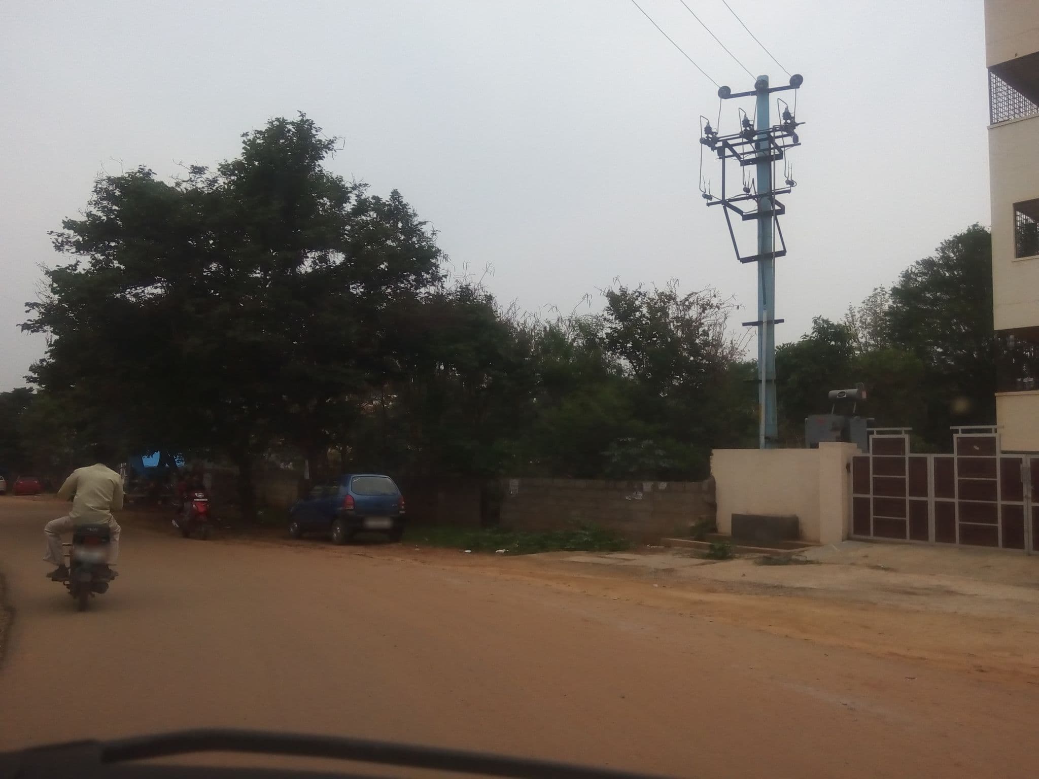 Street view near Sai Sreenivasa Homes, Hebbagodi — © thejeshgn (CC BY-SA · Mapillary)