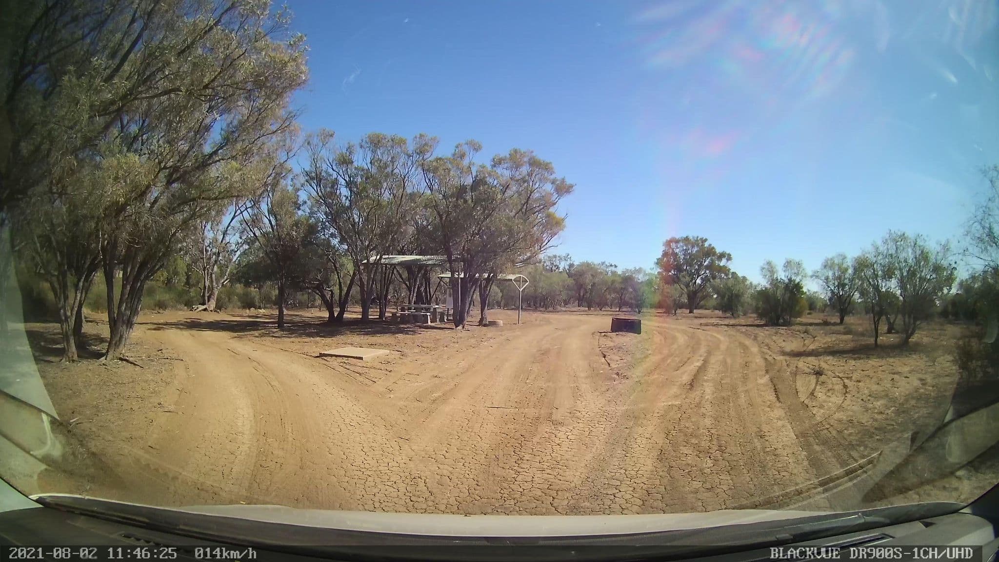 Street view near Yuranigh Ponds, Longreach — © bob3bob3 (CC BY-SA · Mapillary)