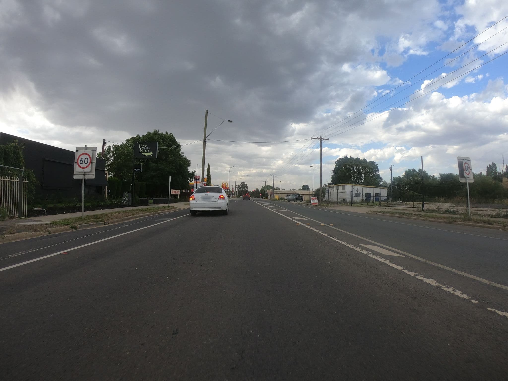 Street view near Fox on the Run, Kilmore — © eneerhut (CC BY-SA · Mapillary)