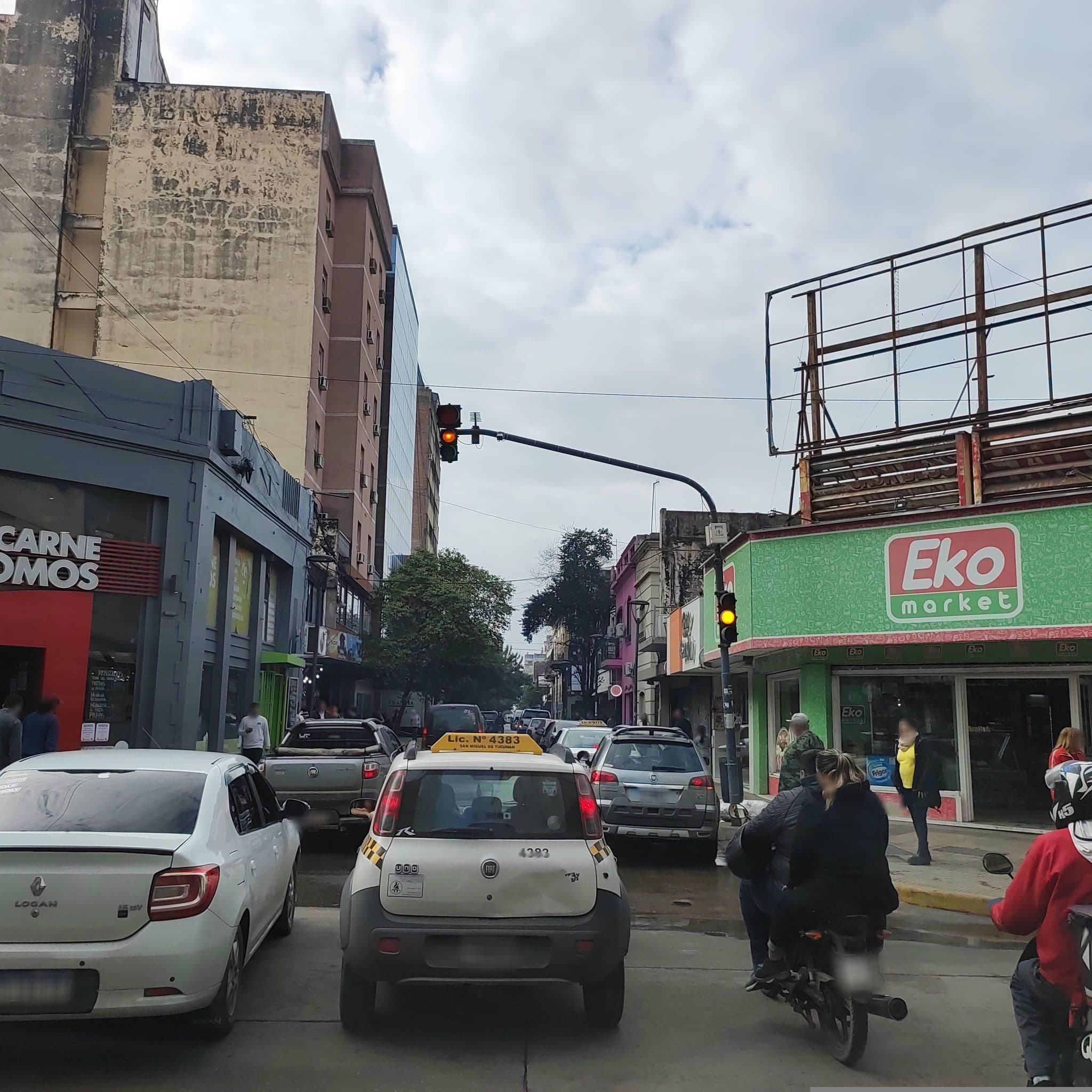 Street view near Premier, San Miguel de Tucumán — © diegokrein (CC BY-SA · Mapillary)