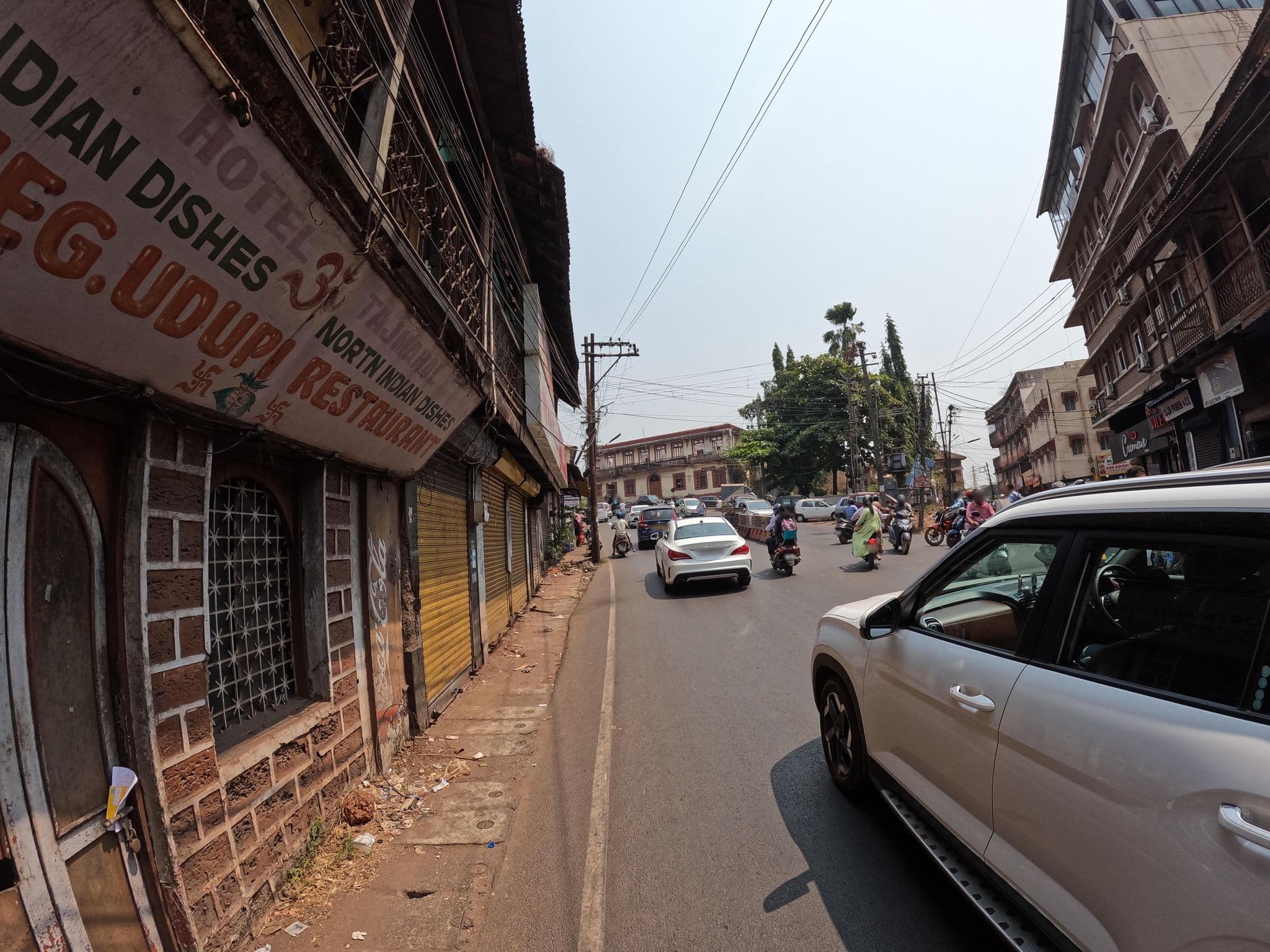 Street view near Hotel Vilena, Mapusa — © lucomsky (CC BY-SA · Mapillary)