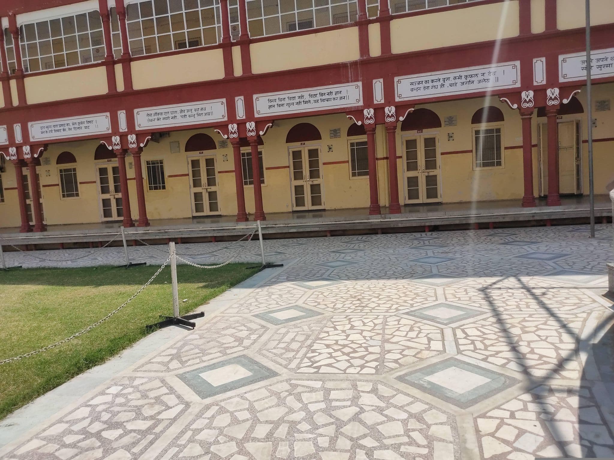 Street view near Chrand China Chatri Dharmashala, Hindaun — © nirabpudasaini (CC BY-SA · Mapillary)