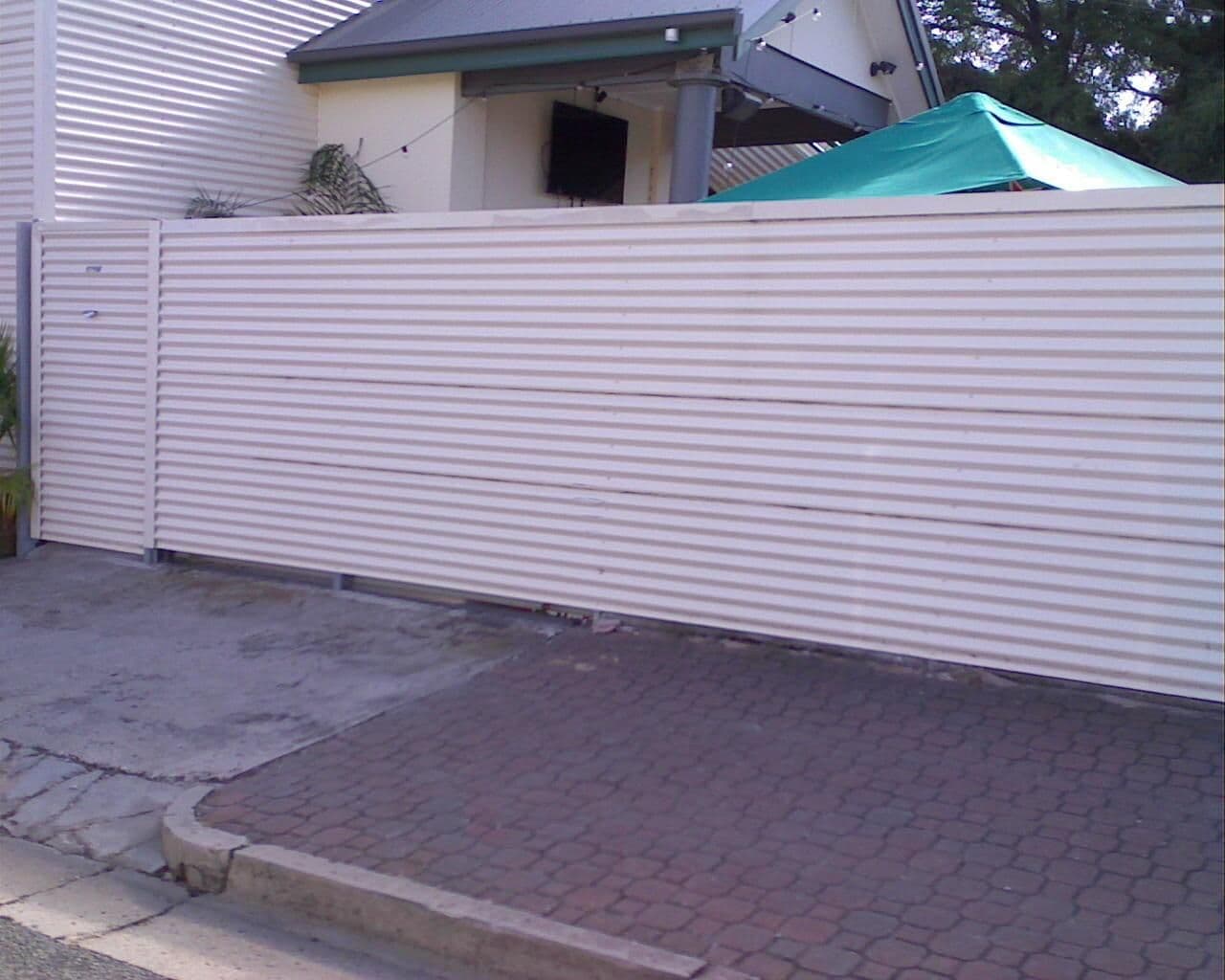 Street view near Pinnaroo Hotel, Loxton — © bob3bob3 (CC BY-SA · Mapillary)