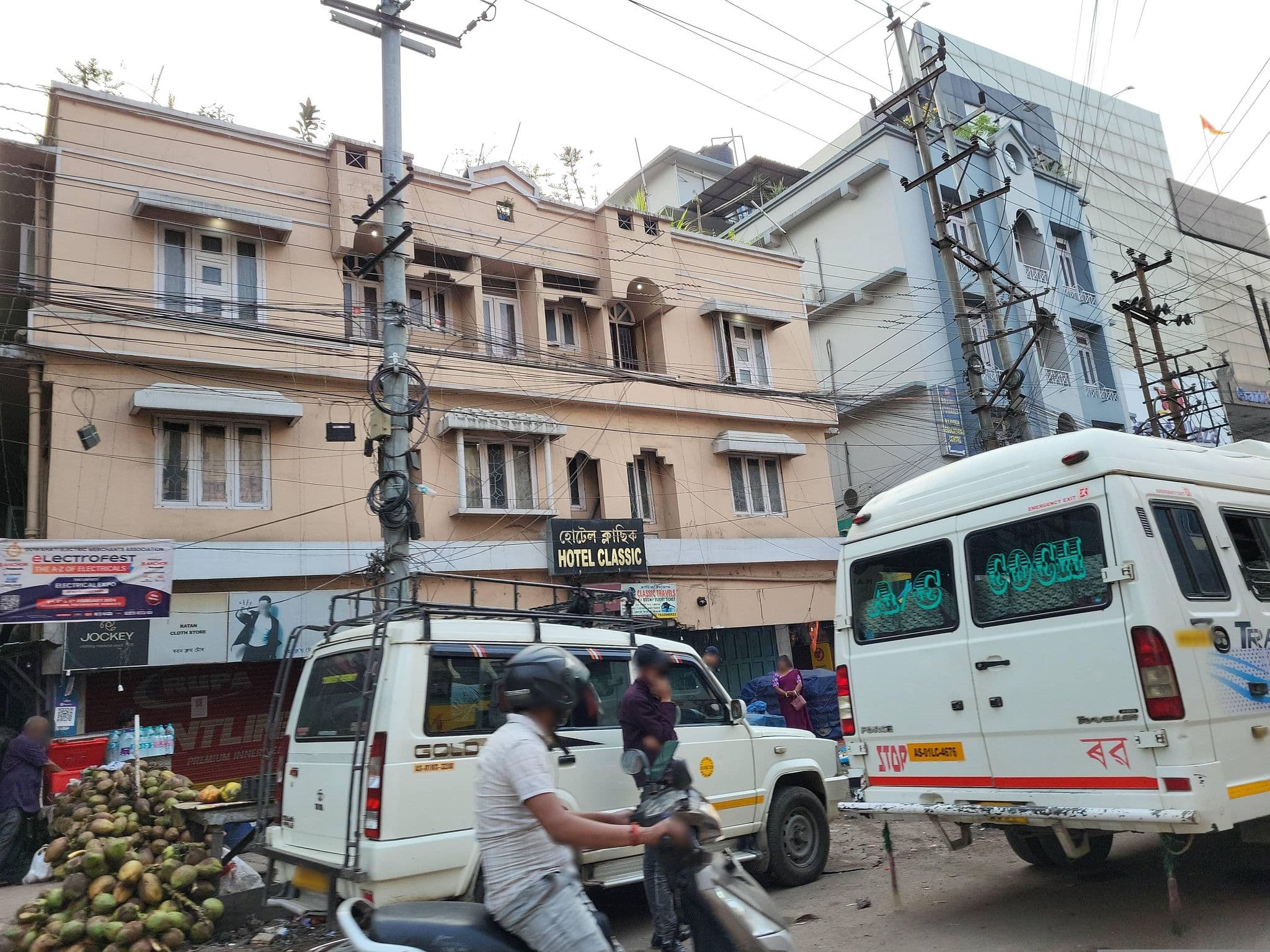 Street view near Hotel Maitri Residency, Guwahati