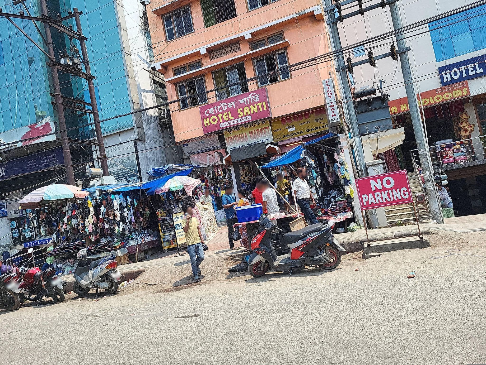 Street view near Hotel Santi, Guwahati