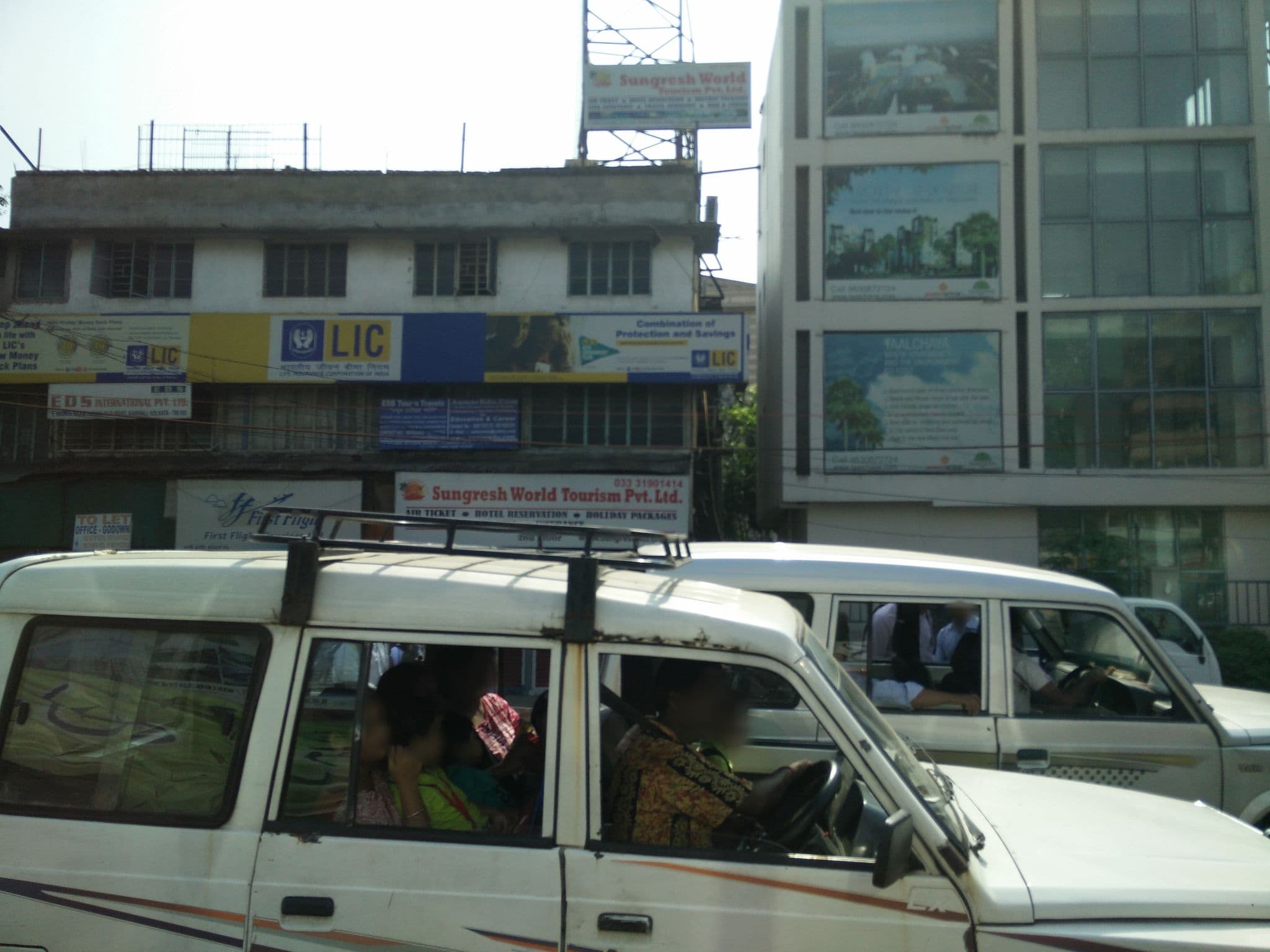 Street view near Hotel O2 VIP, Dam Dam — © supersubra (CC BY-SA · Mapillary)