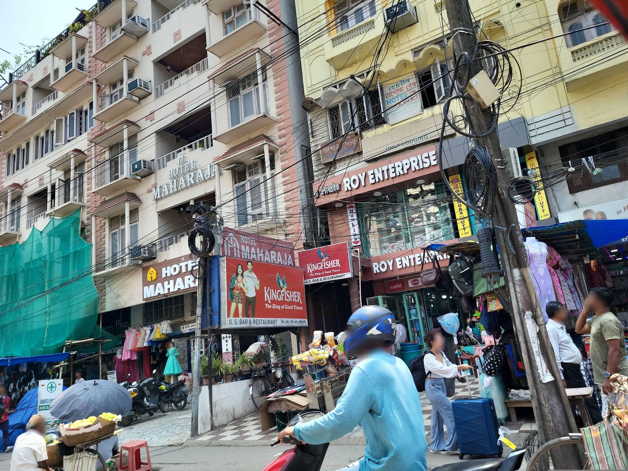 Street view near Hotel Ashok Palace, Guwahati