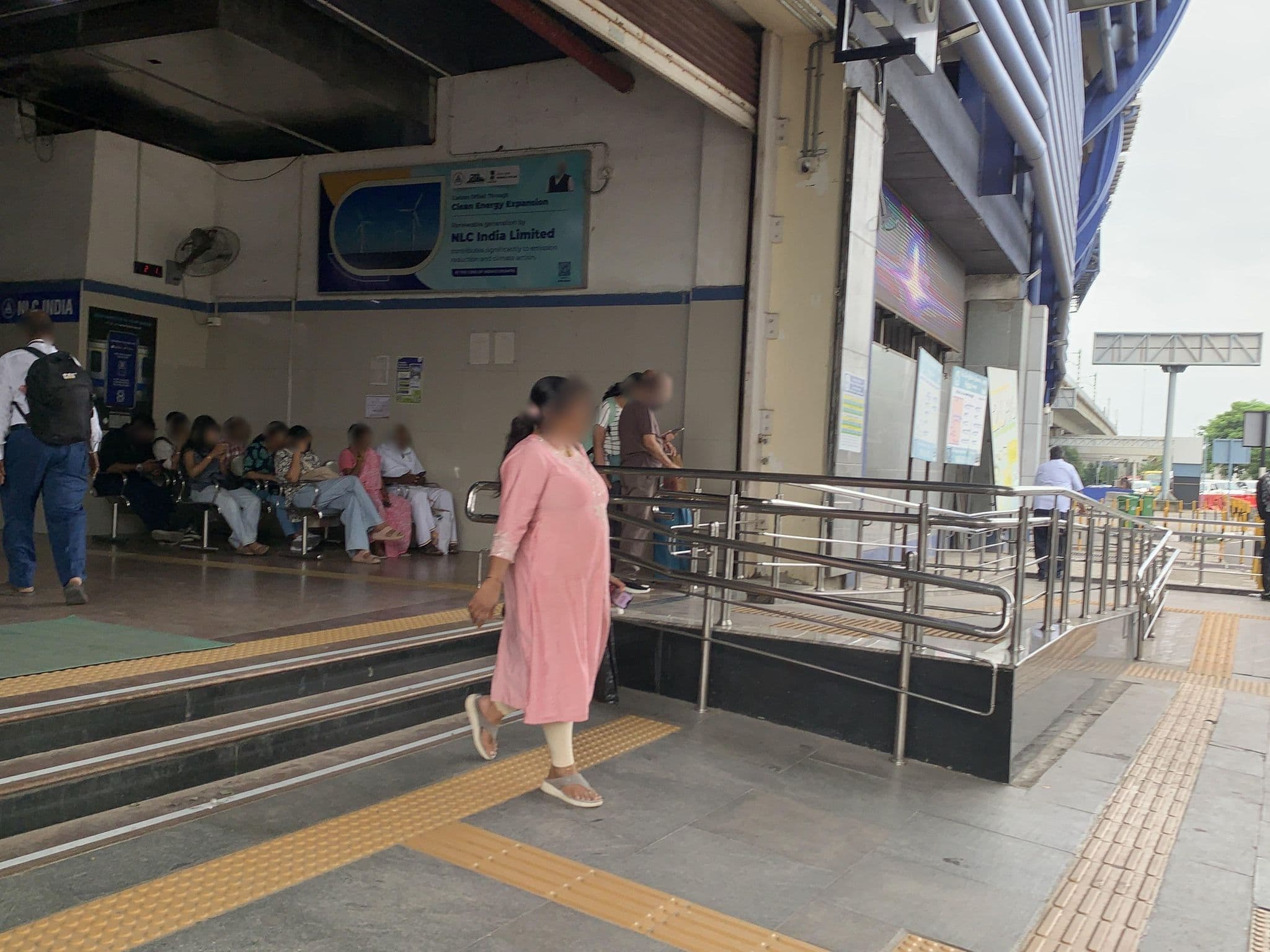 Street view near Grace Residency Airport, Meenambakkam — © planemad (CC BY-SA · Mapillary)