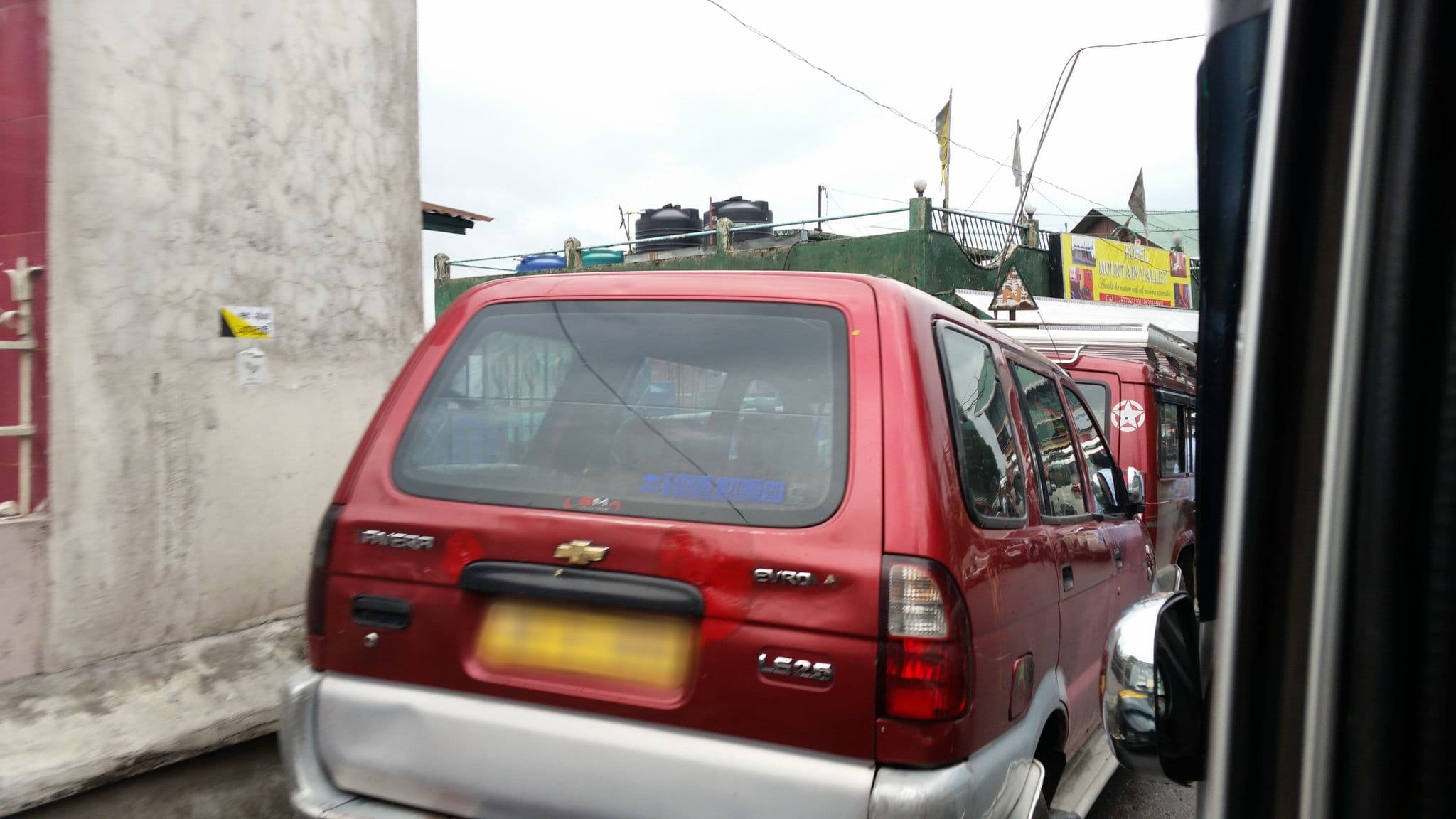 Street view near Hotel Mountain Valley, Dārjiling — © sawanshariar (CC BY-SA · Mapillary)