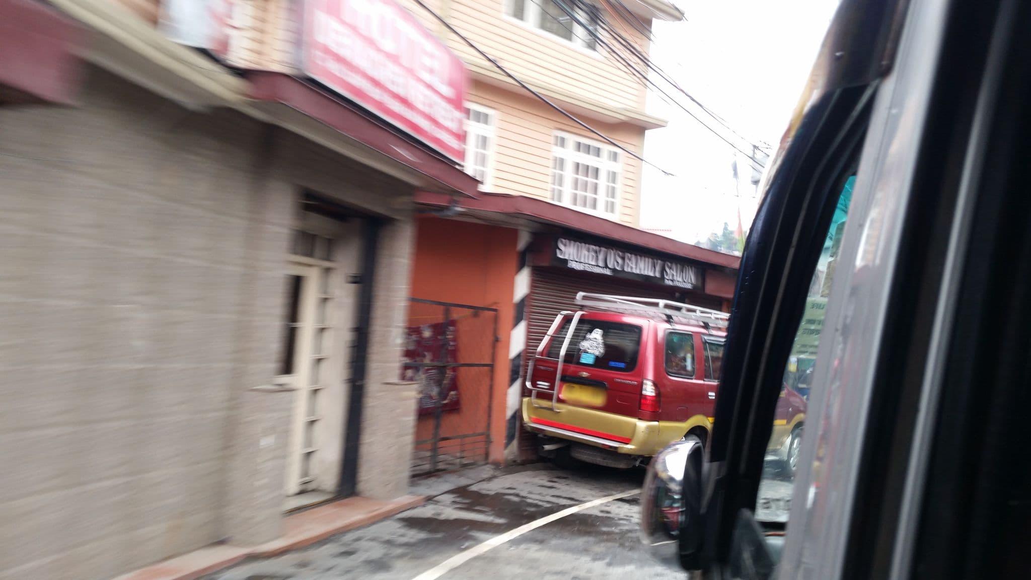 Street view near Hotel Dewachen Retreat, Dārjiling — © sawanshariar (CC BY-SA · Mapillary)