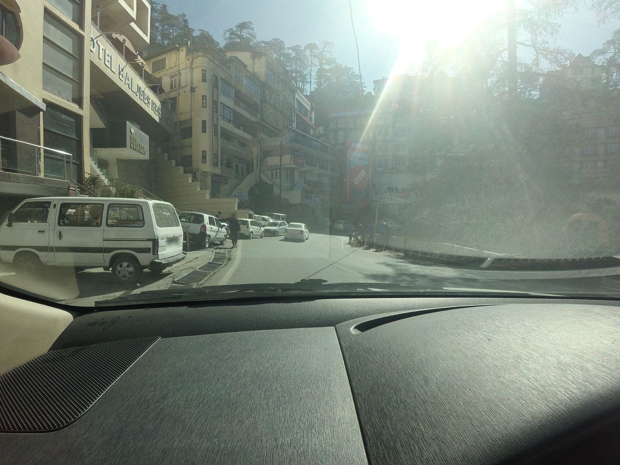 Street view near Hotel Baljees Regency, Shimla — © natarajakaveeti (CC BY-SA · Mapillary)