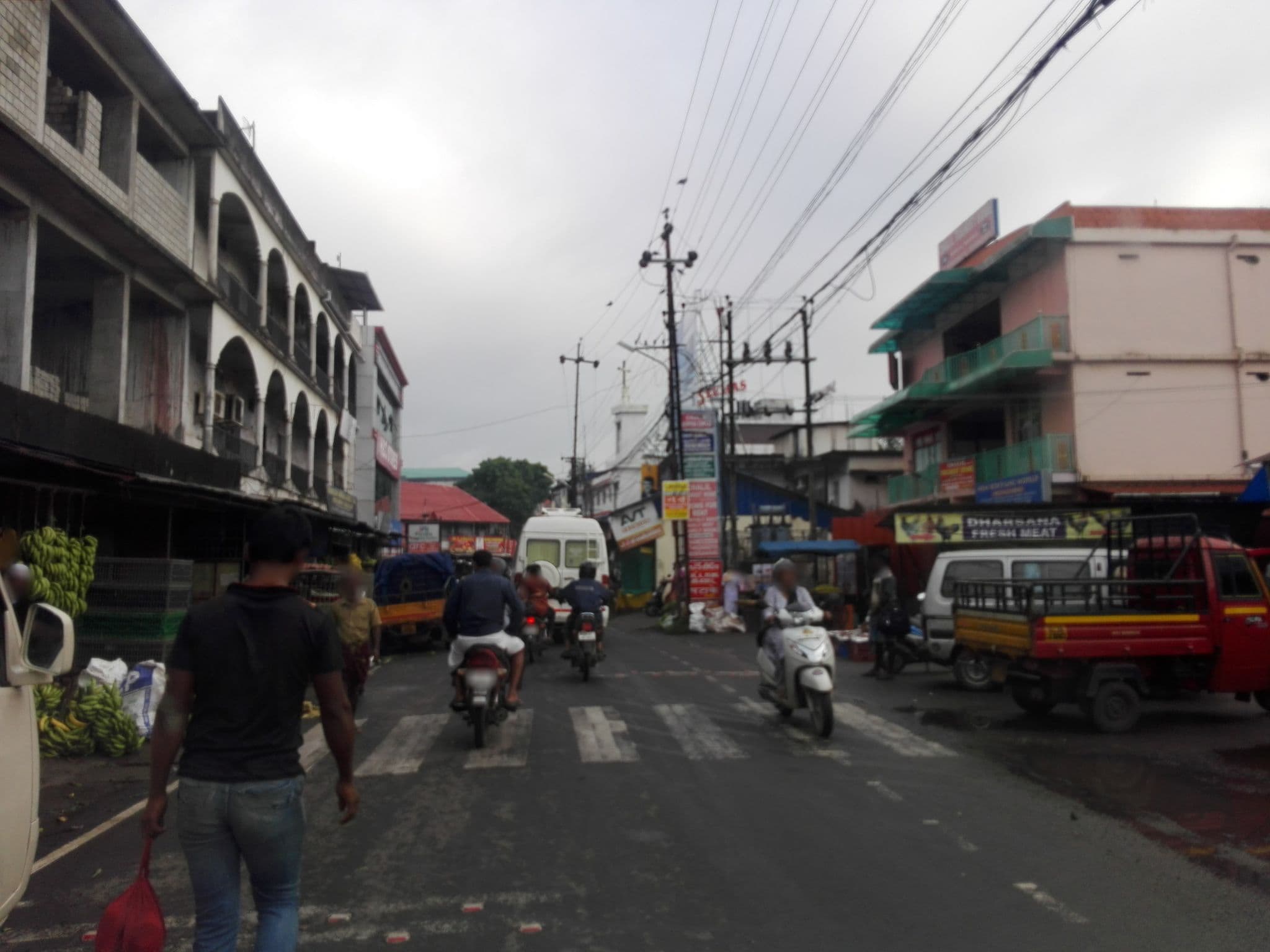 Street view near Kings Fort Rooms, Thiruvankulam — © arun6723 (CC BY-SA · Mapillary)