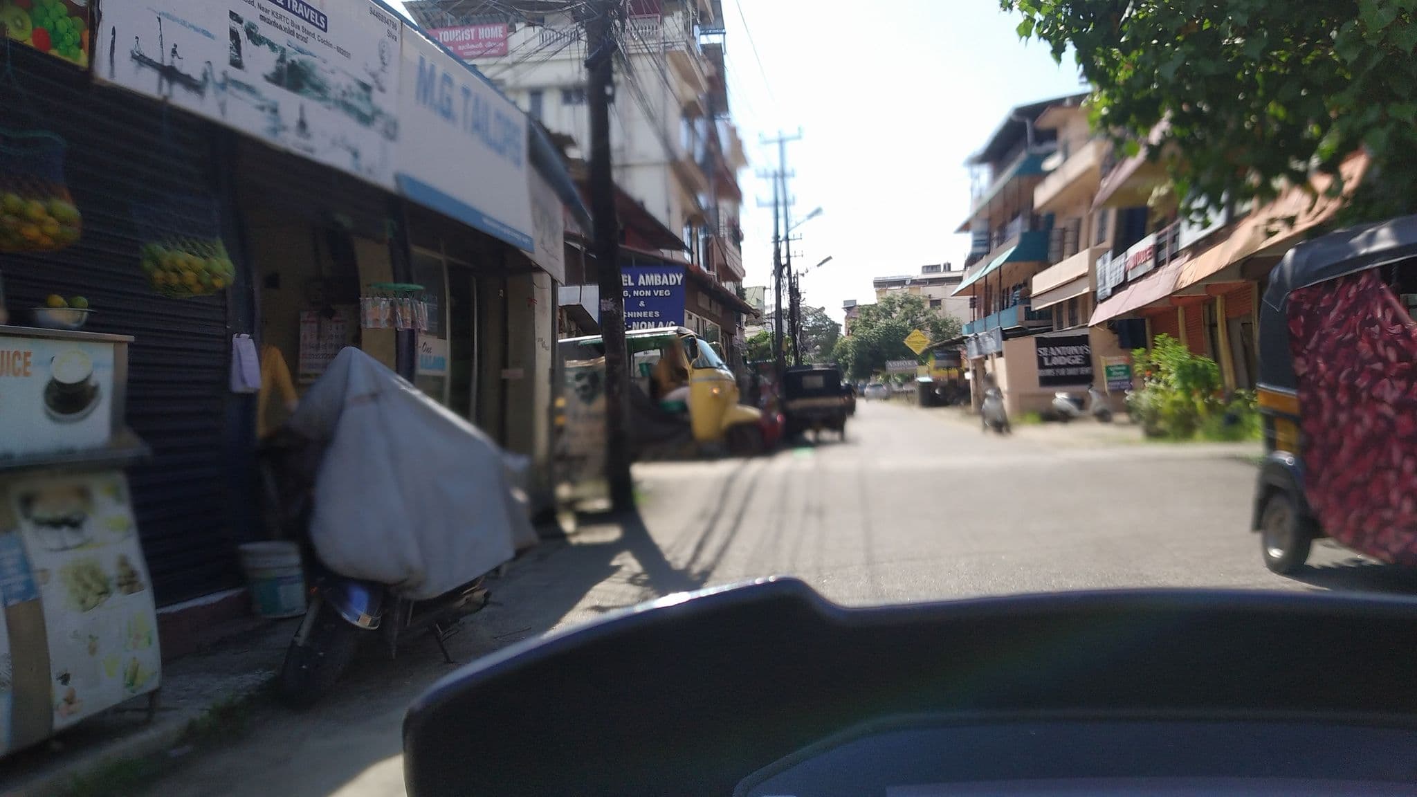Street view near St George Lodge, Kanayannur