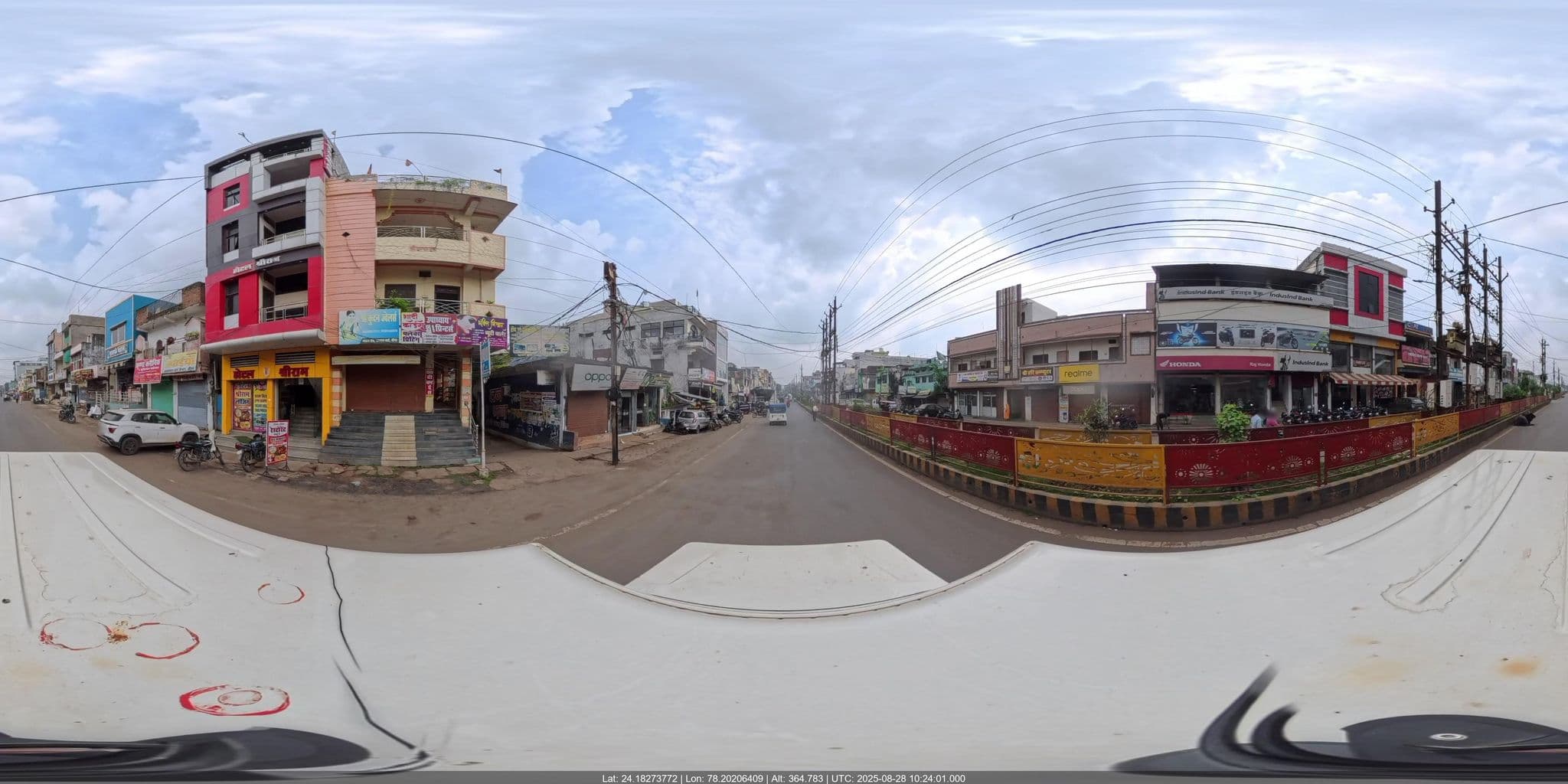 Street view near OYO 67935 Hotel Natraj, Etāwa — © snranjan (CC BY-SA · Mapillary)