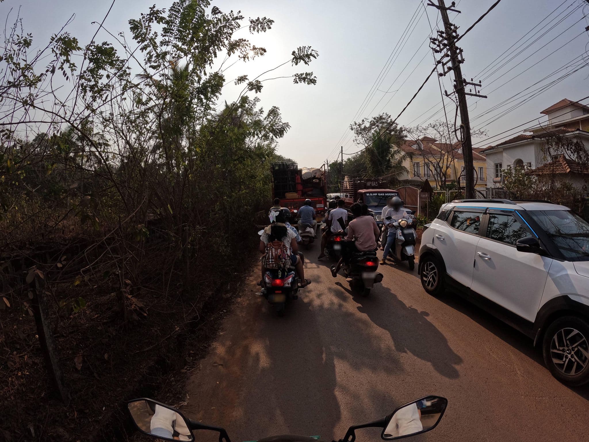 Street view near Assagao 4BR Luxury Villa Assat w/private pool, Solim — © lucomsky (CC BY-SA · Mapillary)