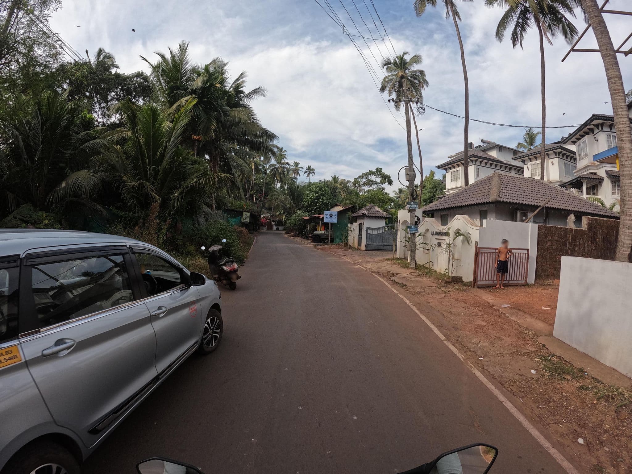 Street view near Anjuna 4BR Luxury Villa Aman w/private pool, Anjuna — © lucomsky (CC BY-SA · Mapillary)