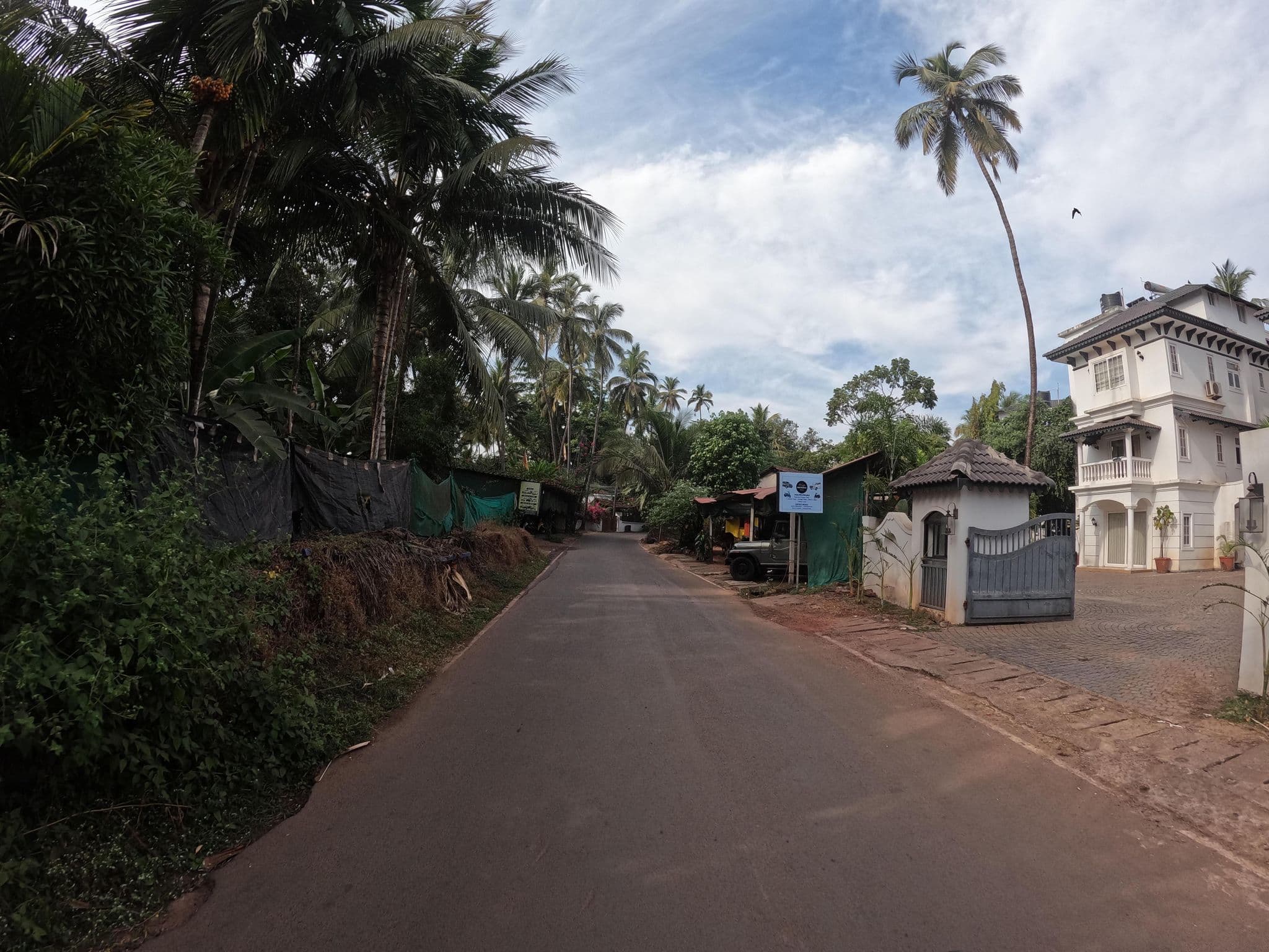 Street view near Anjuna 5BR Luxury Villa Aman w/private pool, Anjuna — © lucomsky (CC BY-SA · Mapillary)