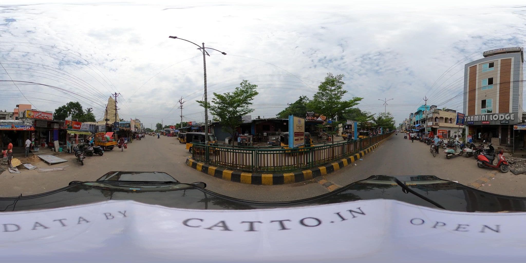 Street view near Yamini Lodge, Vizianagaram — © Catto (CC BY-SA · Mapillary)