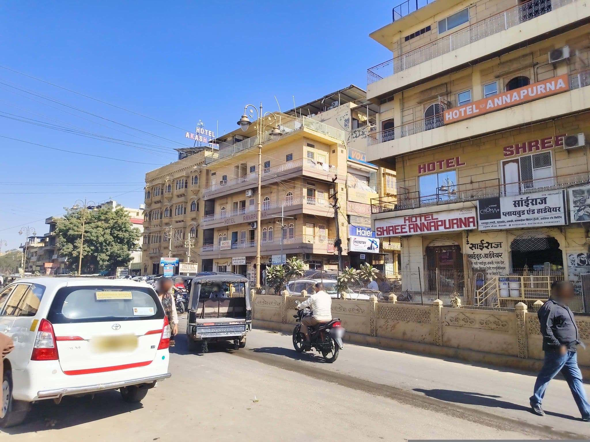 Street view near Annapurna, Jaisalmer — © nileshjagtap (CC BY-SA · Mapillary)
