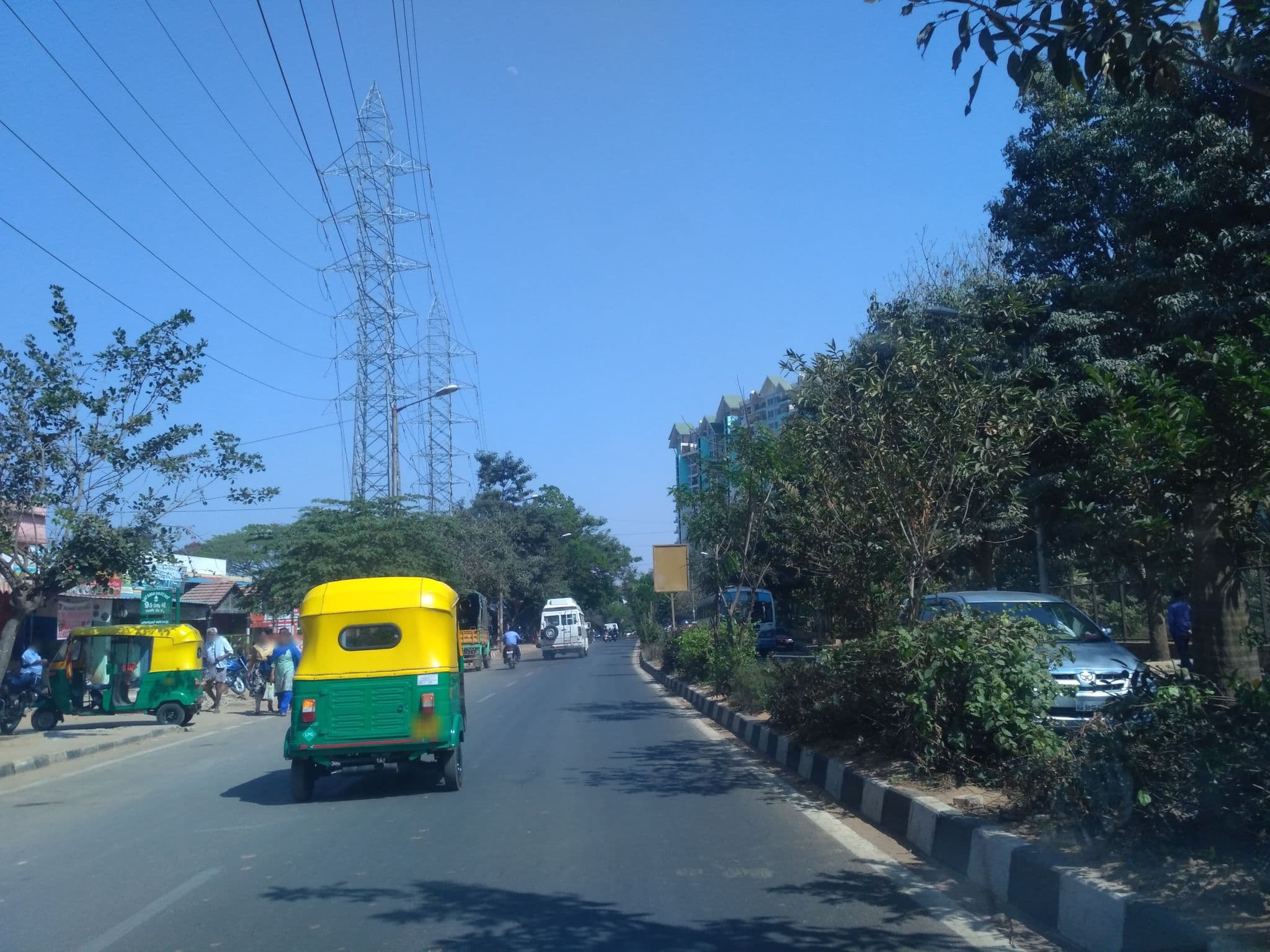 Street view near Silver Key Hotel Rooms, Yelahanka — © chethan (CC BY-SA · Mapillary)