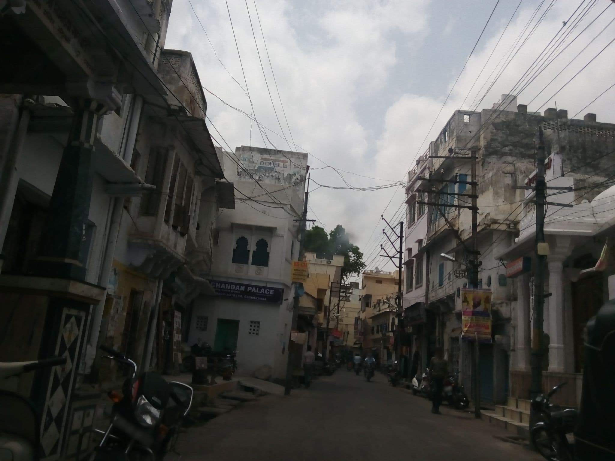 Street view near Lakshmi Darshan Gokhanda Home Stay, Udaipur