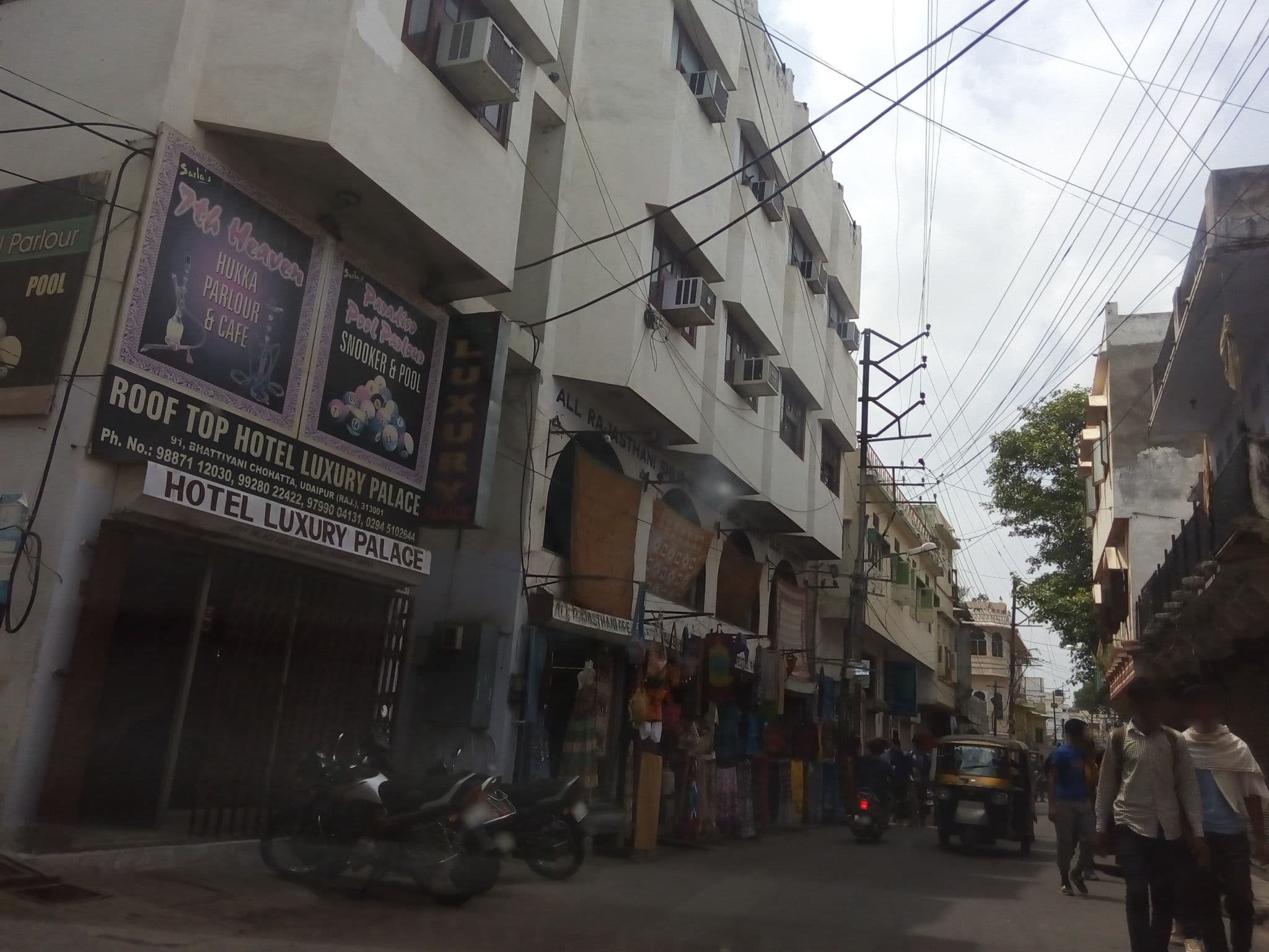 Street view near Jheel Mahal, Udaipur