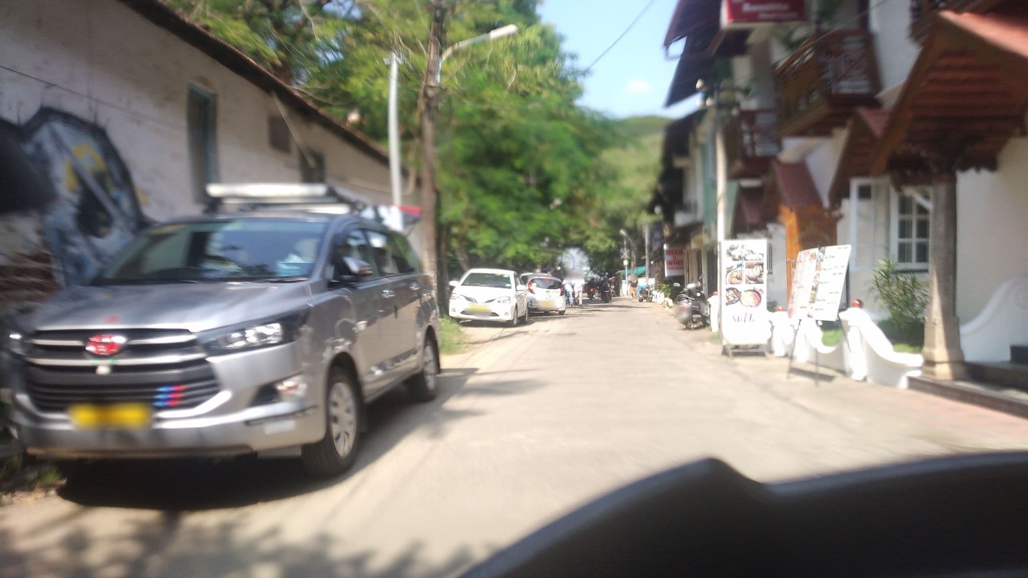 Street view near Rossitta Wood Castle, Vypīn — © jothishbabu (CC BY-SA · Mapillary)