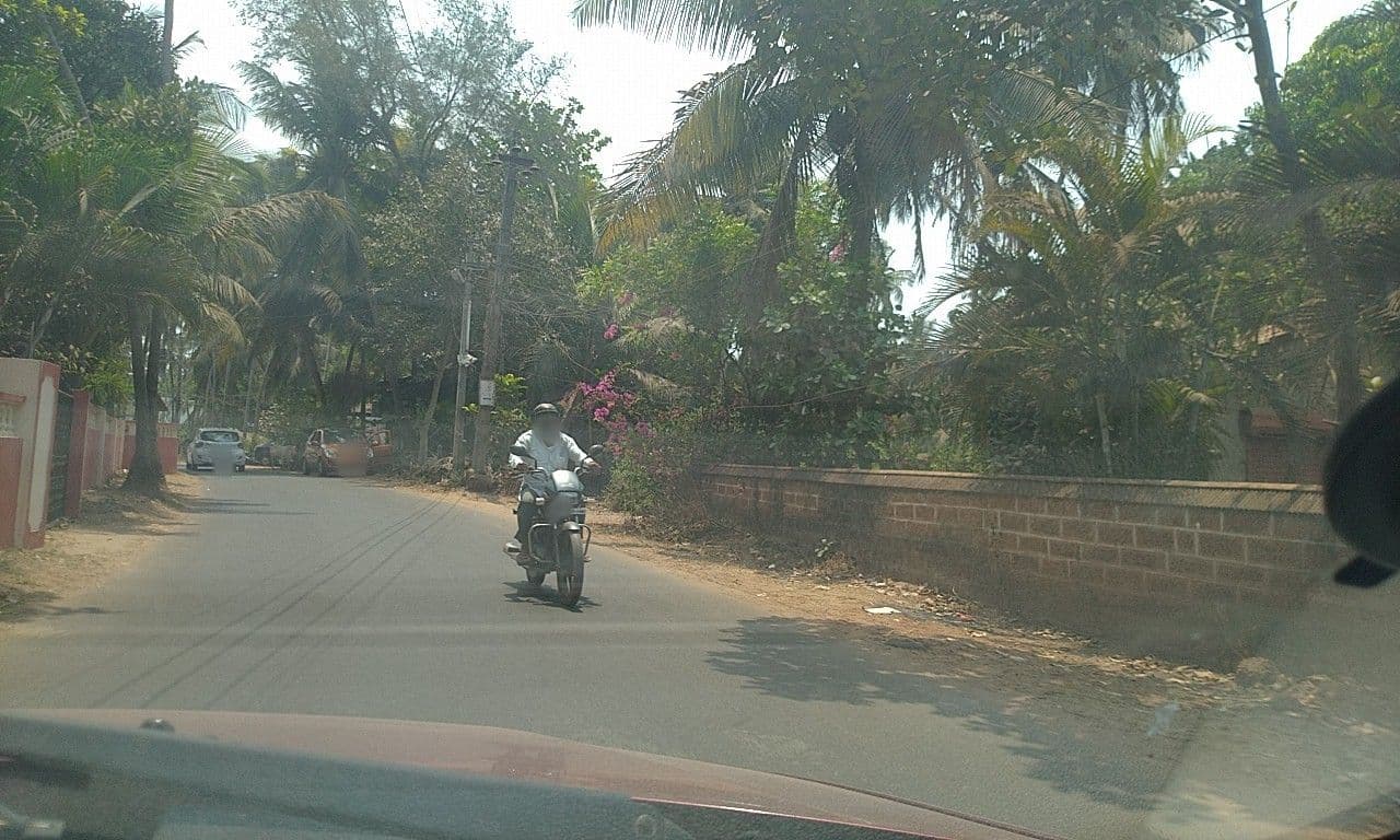 Street view near Calangute Area 7br Luxury Villa Dina with private pool, Saligao — © edz3056 (CC BY-SA · Mapillary)