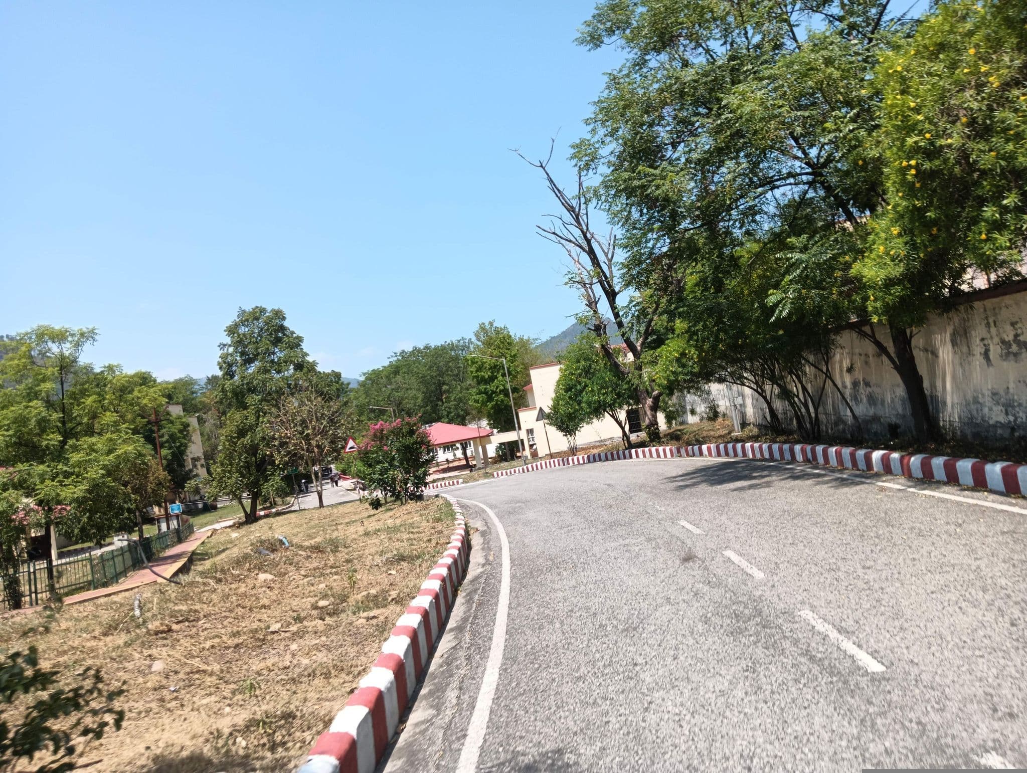 Street view near YAMUNA GIRLS HOSTEL, Pauri — © nativemappers (CC BY-SA · Mapillary)
