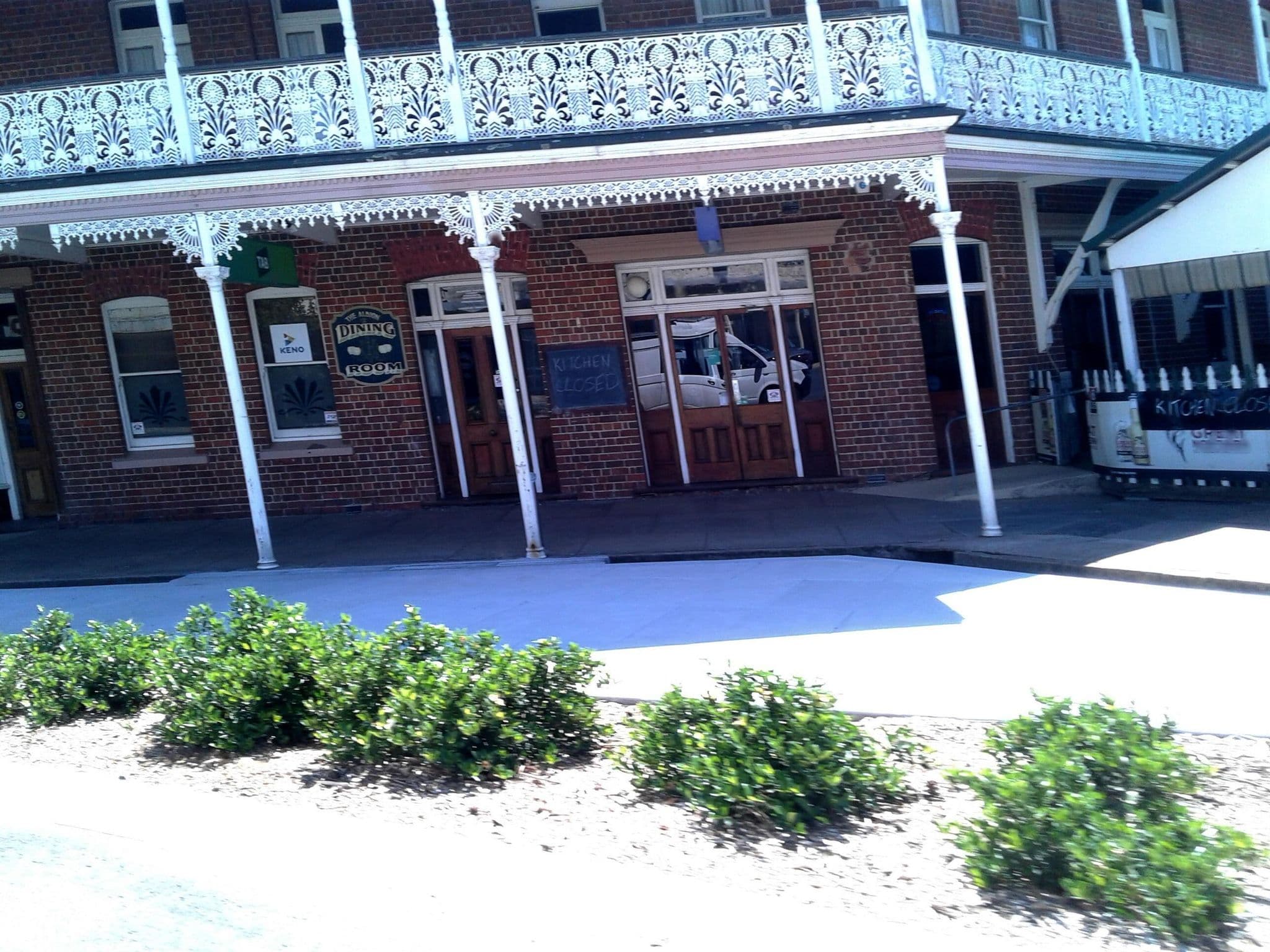 Street view near Albion Hotel, Grenfell — © bob3bob3 (CC BY-SA · Mapillary)