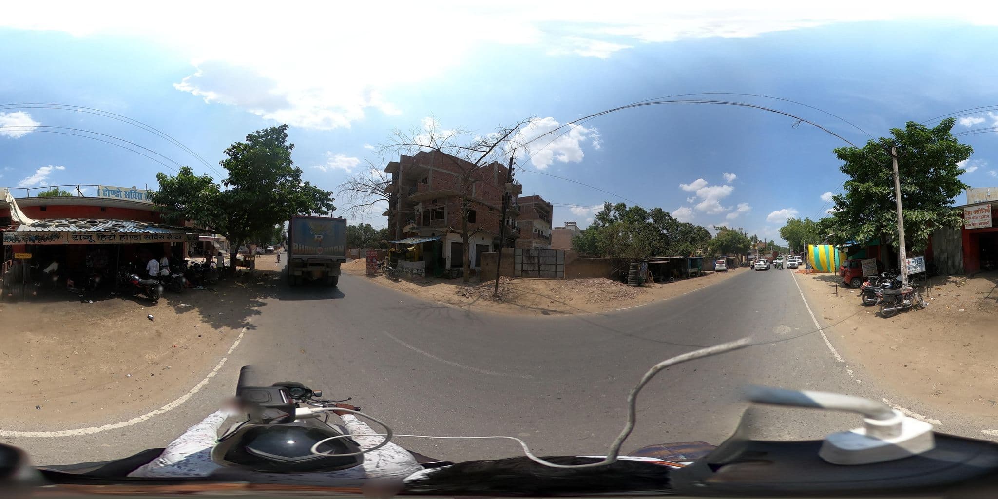Street view near Mumbai marraige hall lodging, Muhammadābād — © subhash_geo (CC BY-SA · Mapillary)
