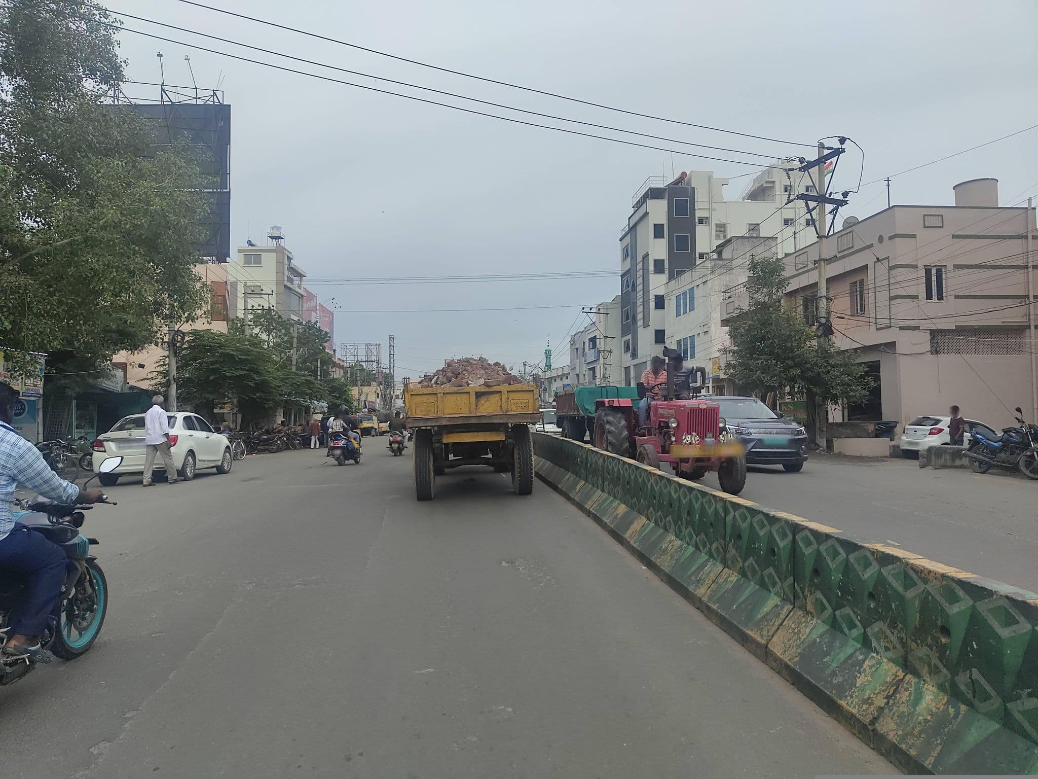 Street view near Prime Suites, Guntur — © TadepalliNanda (CC BY-SA · Mapillary)