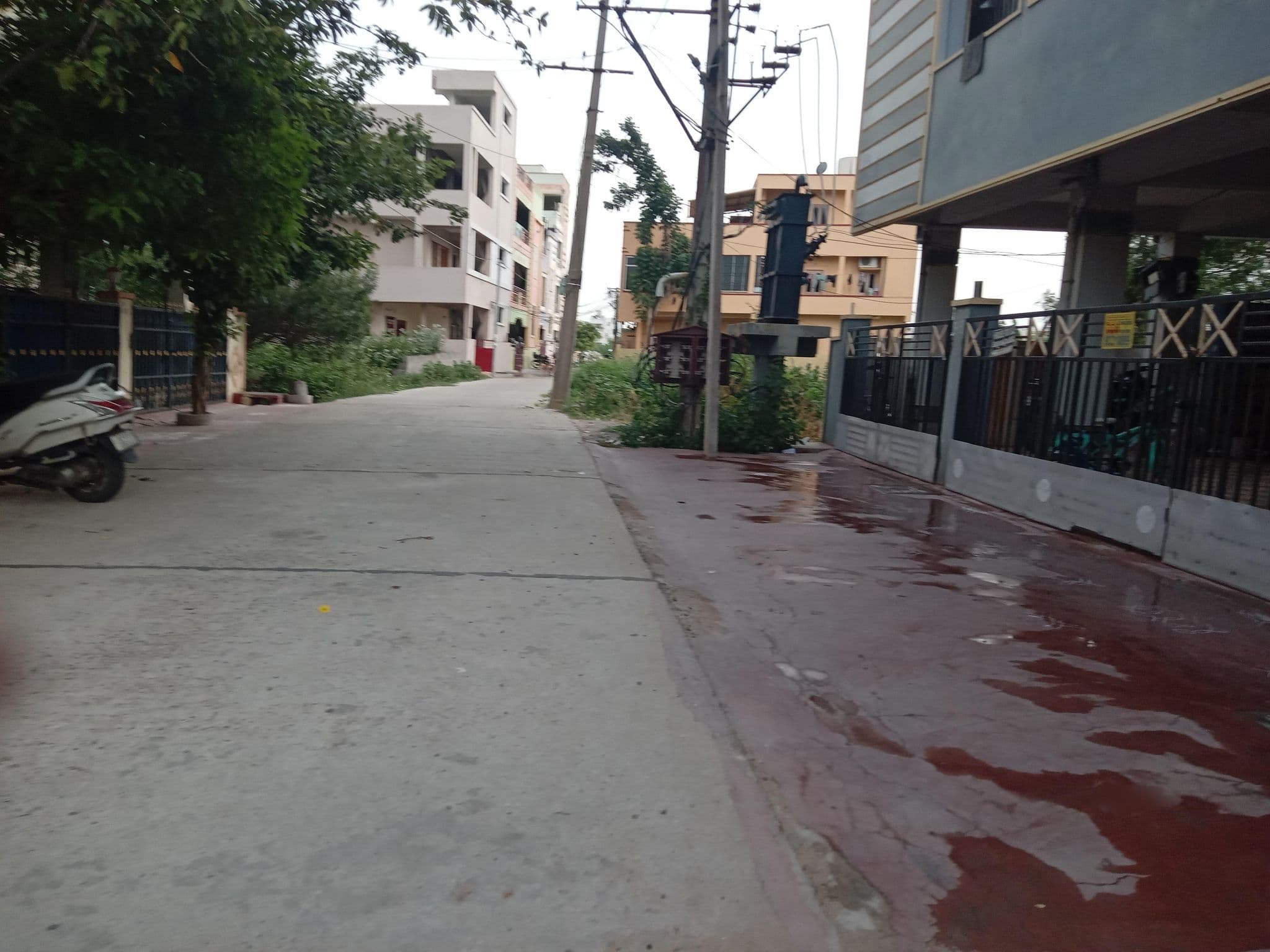 Street view near Sai Ganesh Residencial, Yanamalakuduru — © bhavana123 (CC BY-SA · Mapillary)