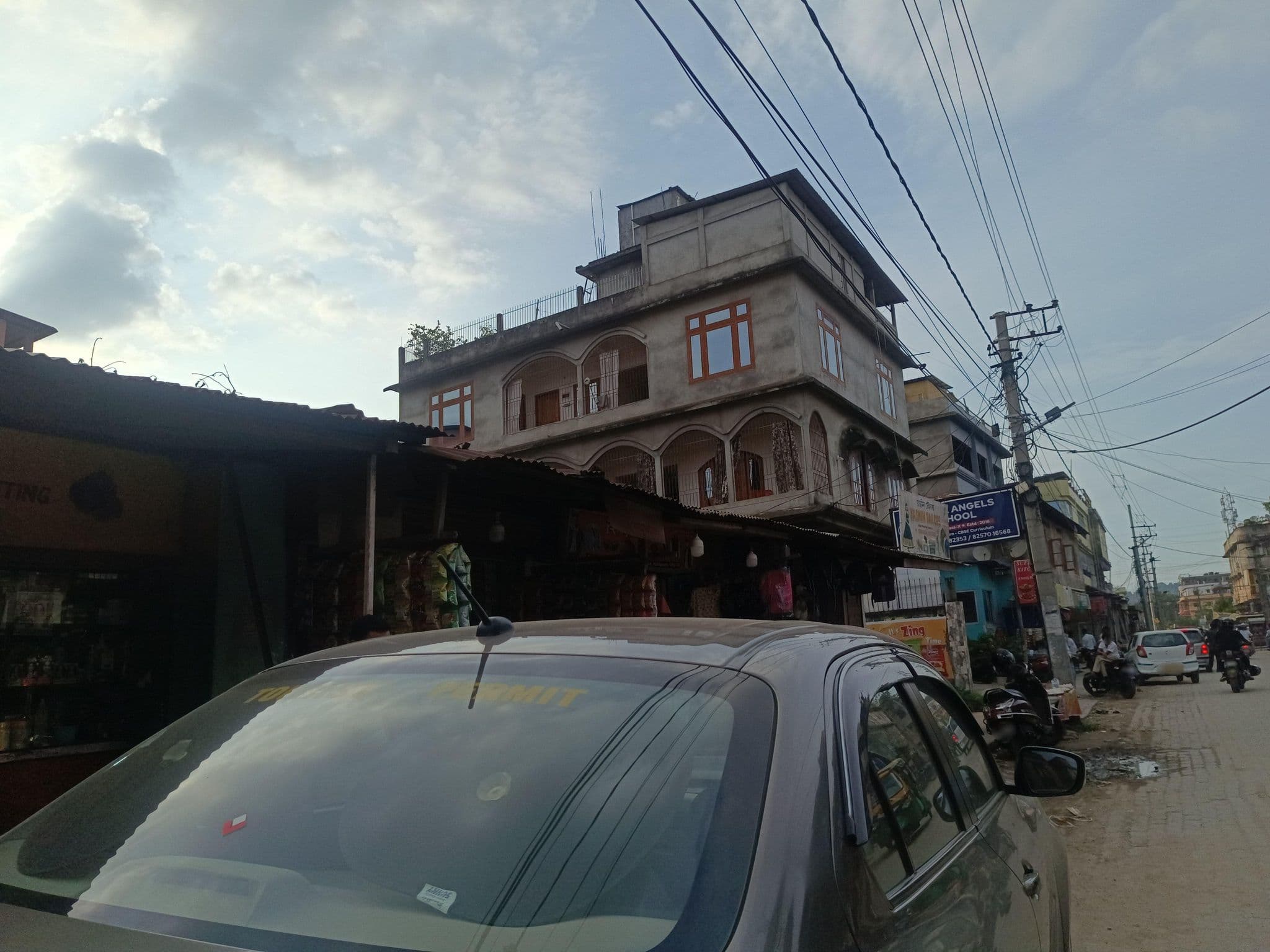 Street view near Kutubbudin Hotel, Dispur — © aasthak (CC BY-SA · Mapillary)