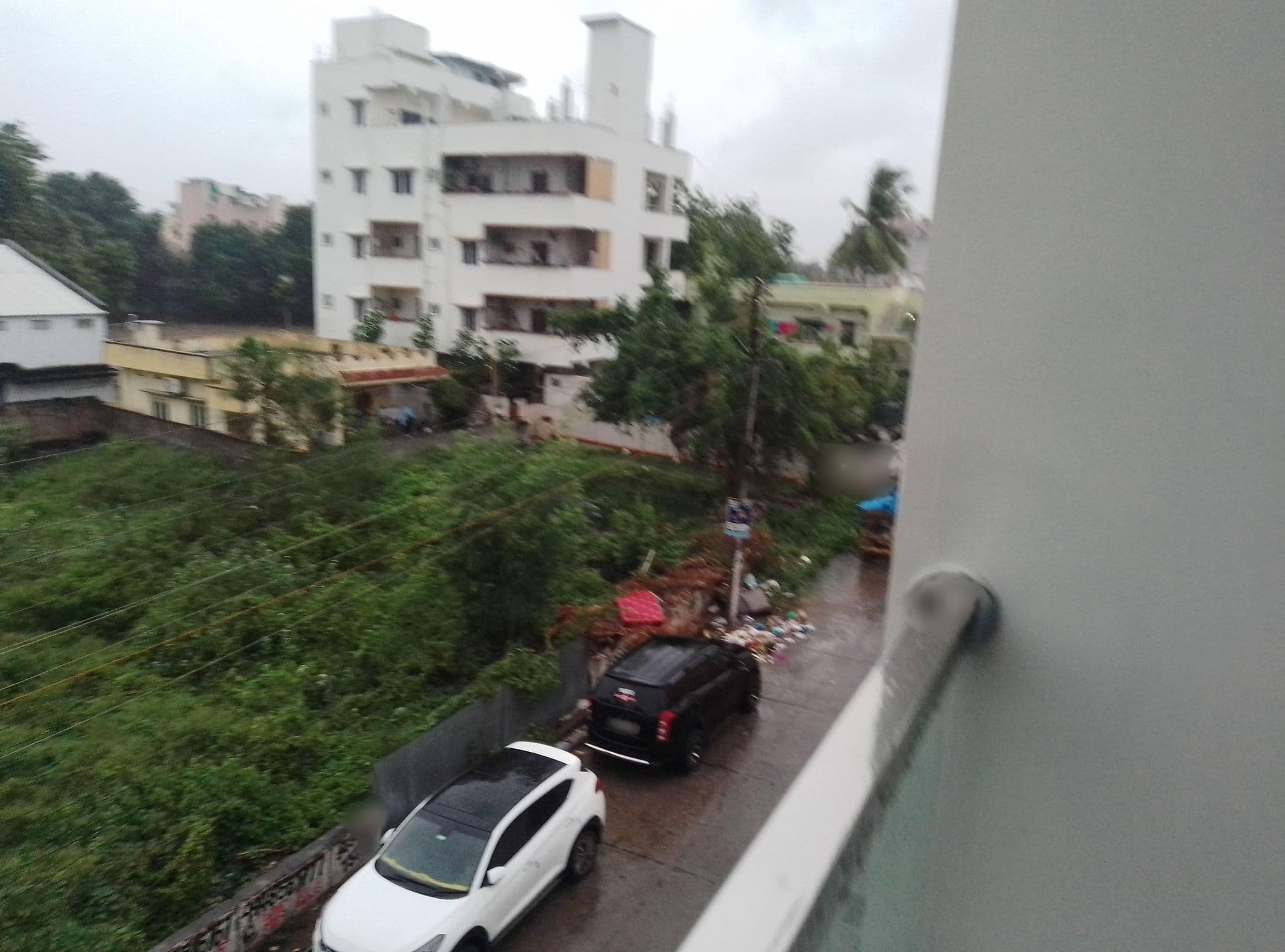 Street view near Sri Anu Sathya Nilayam, Rāmavarappādu — © __sravani__77 (CC BY-SA · Mapillary)