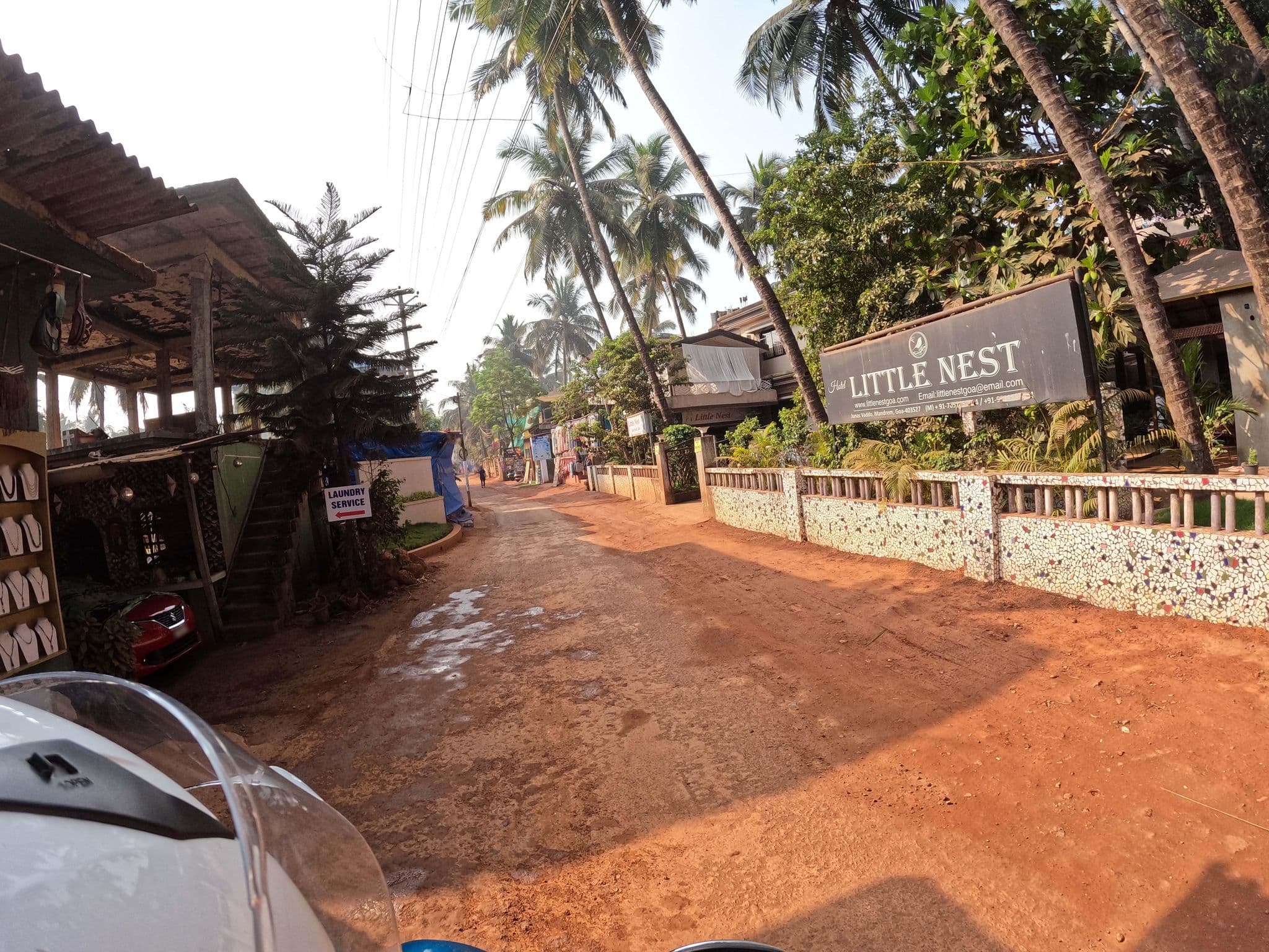 Street view near Hotel Little Nest, Mandrem — © lucomsky (CC BY-SA · Mapillary)