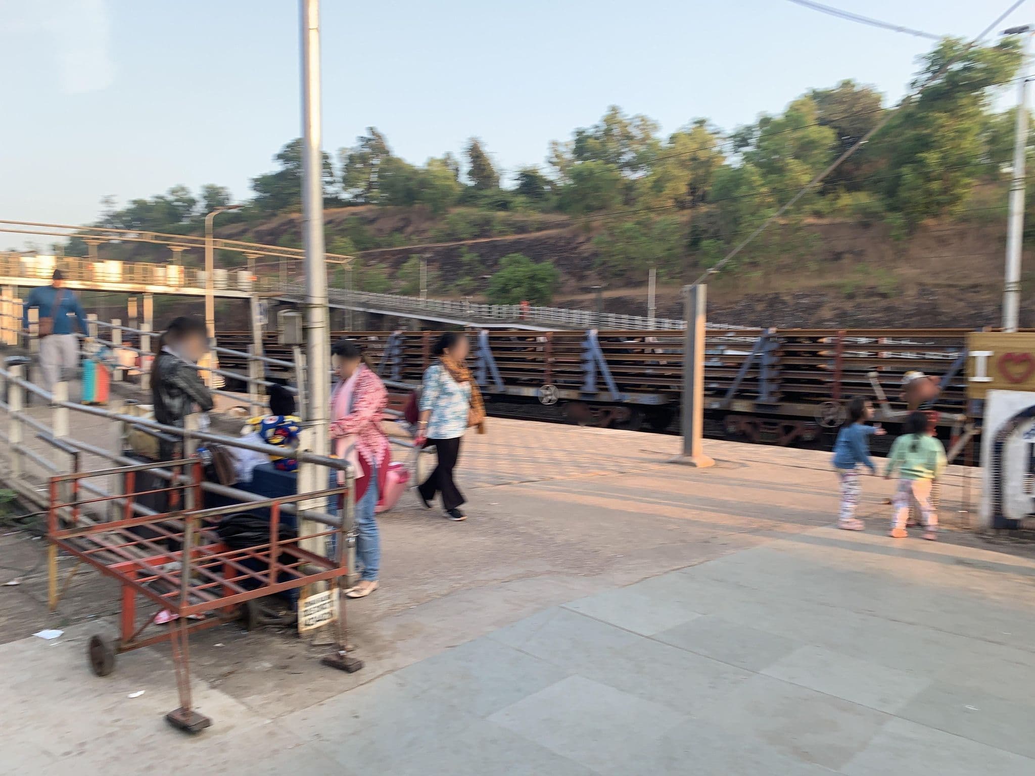 Street view near IRCTC Retiring Room, Aldona — © planemad (CC BY-SA · Mapillary)