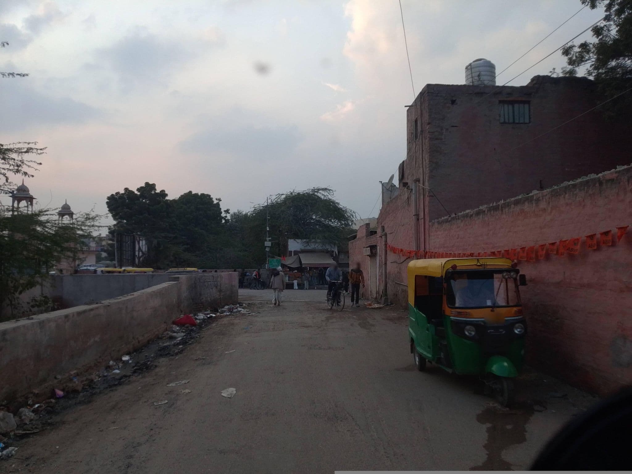 Street view near Jaswant Bhawan, Bikaner — © nileshjagtap (CC BY-SA · Mapillary)