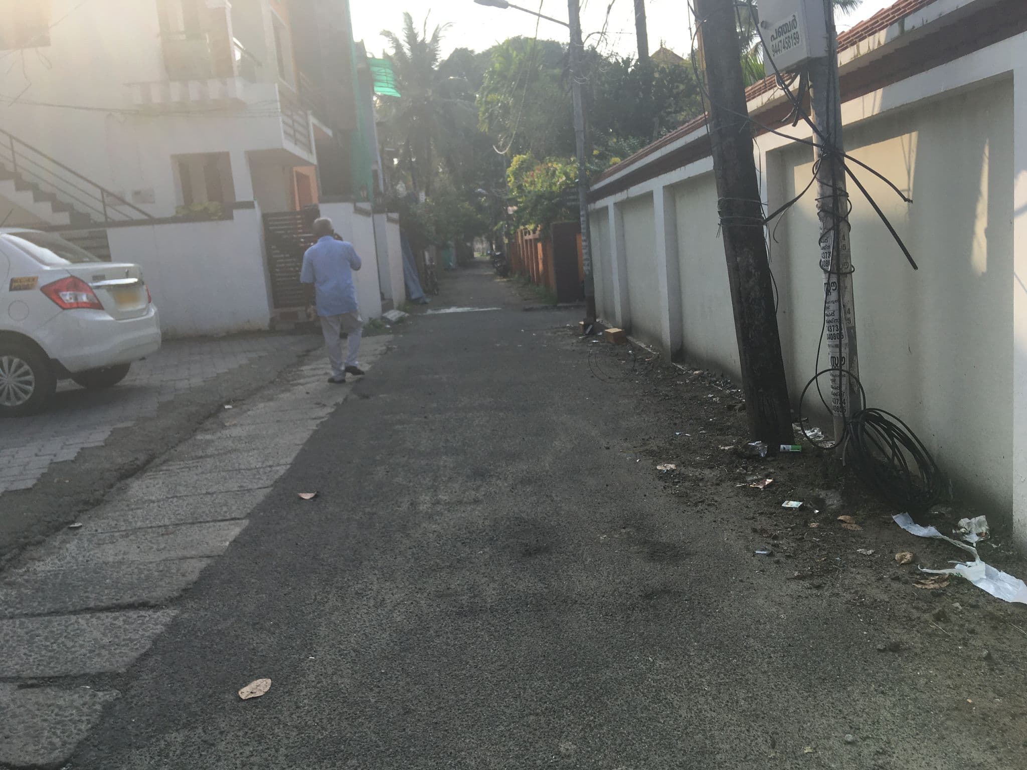Street view near rooms and Cafe, Vypīn — © livableurbanism (CC BY-SA · Mapillary)