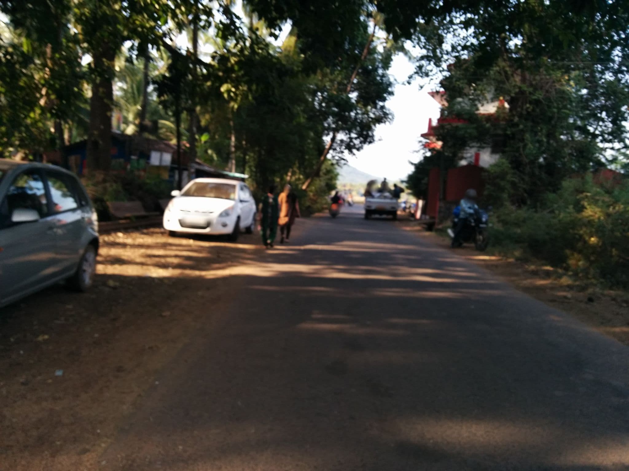 Street view near Mitra Hostel Palolem, Kānkon — © sashazykov (CC BY-SA · Mapillary)