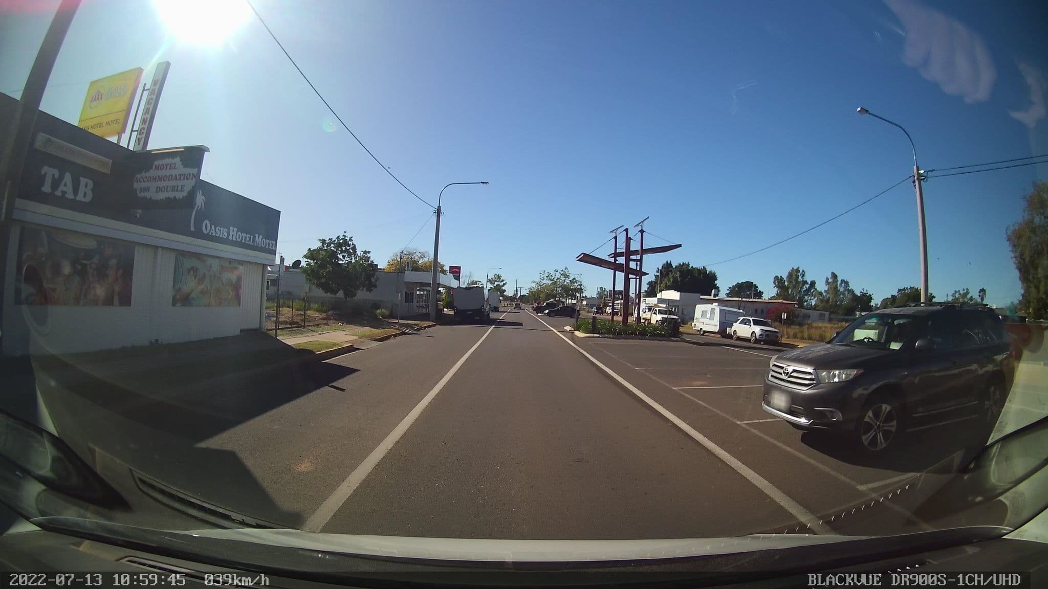Street view near Oasis Hotel Motel, Cloncurry — © bob3bob3 (CC BY-SA · Mapillary)