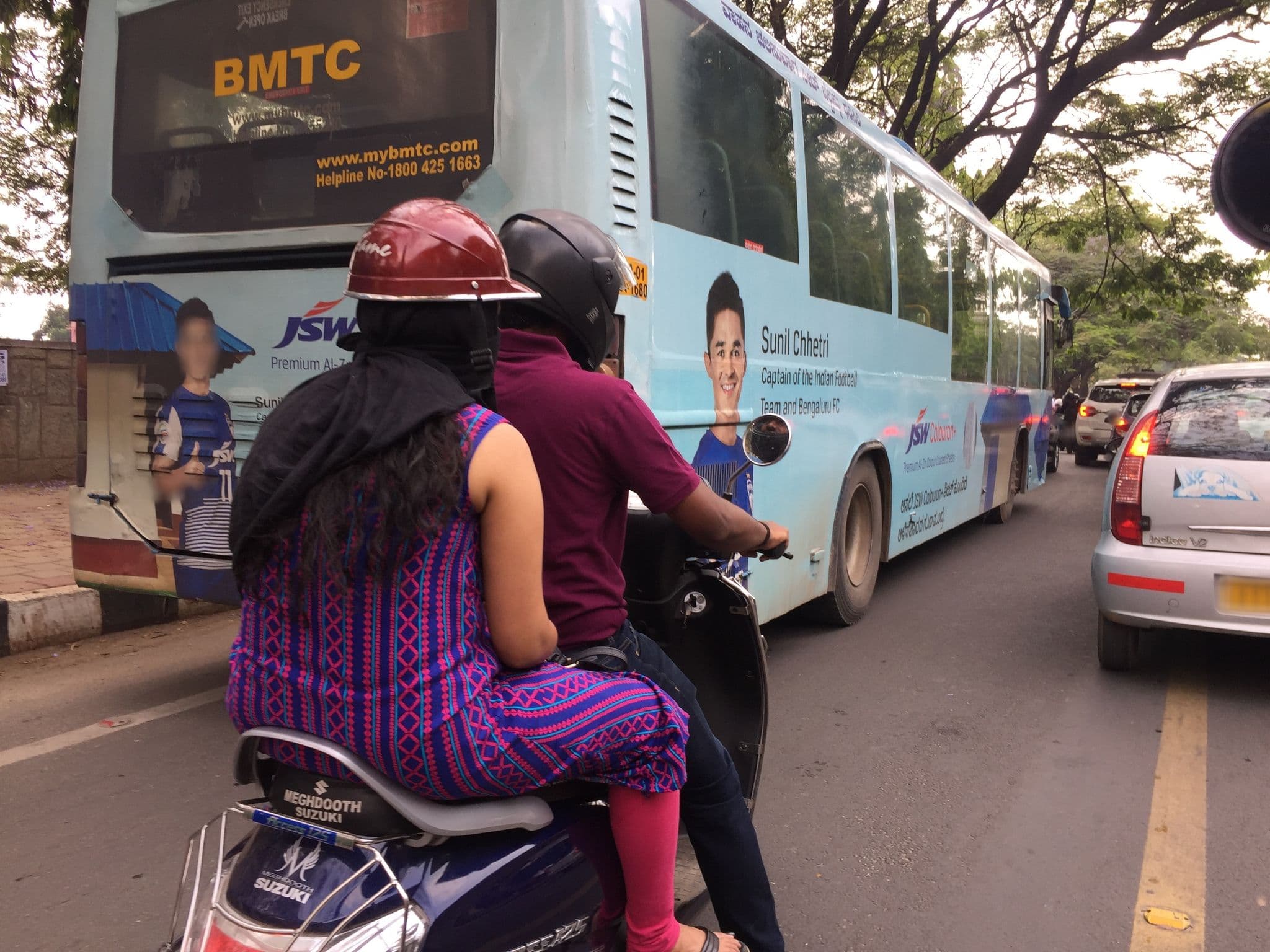 Street view near Rosalba, Bengaluru