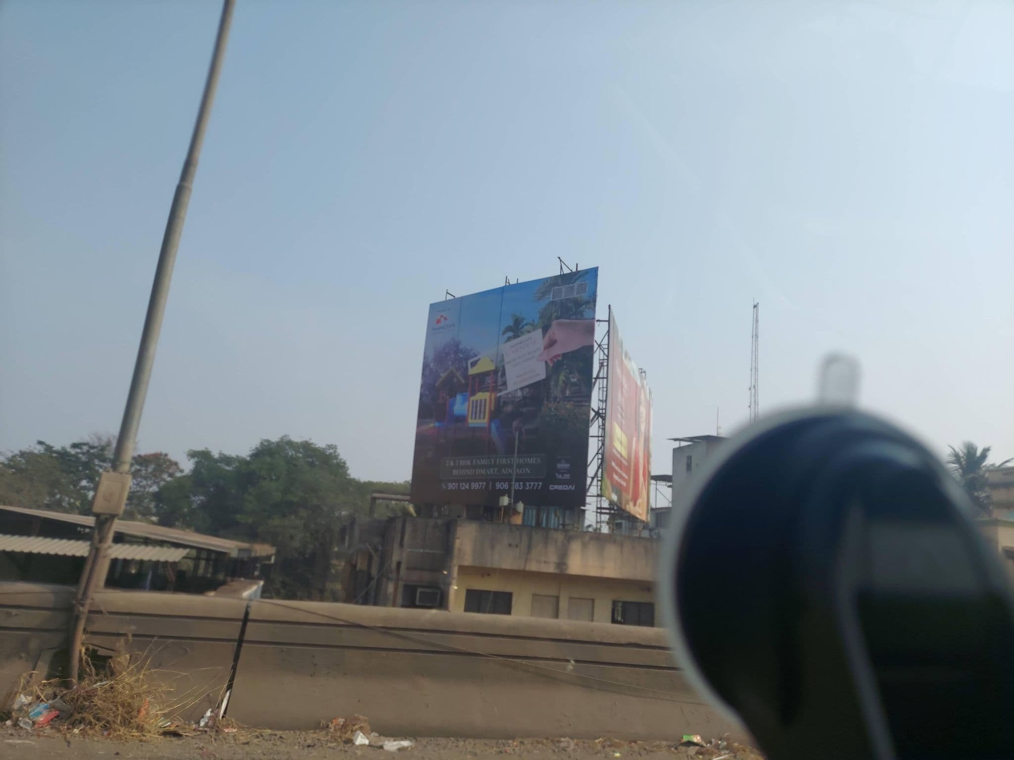 Street view near Hotel Omkar, Deolāli — © Dhammaratna (CC BY-SA · Mapillary)