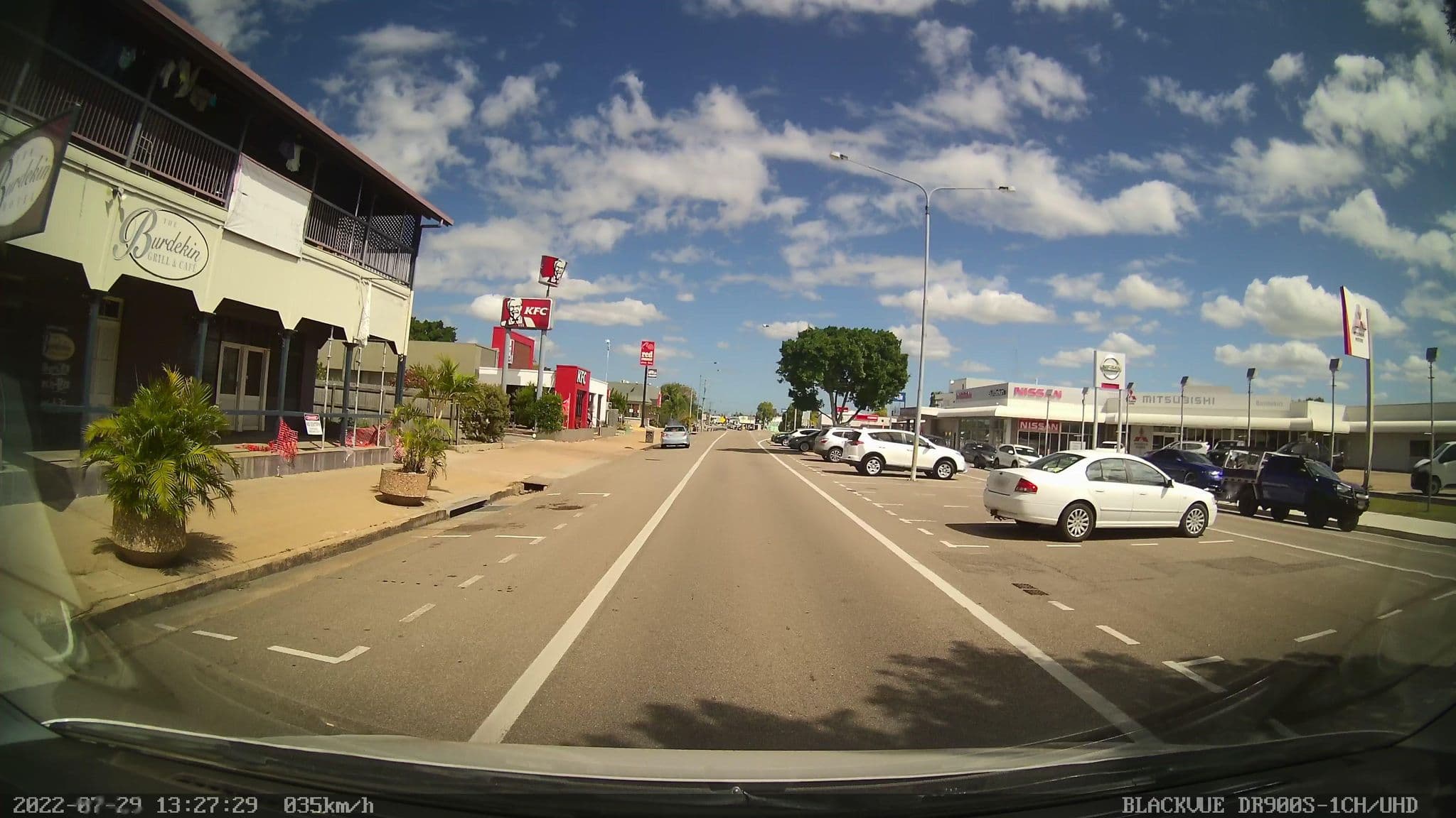 Street view near Burdekin Hotel, Ayr — © bob3bob3 (CC BY-SA · Mapillary)