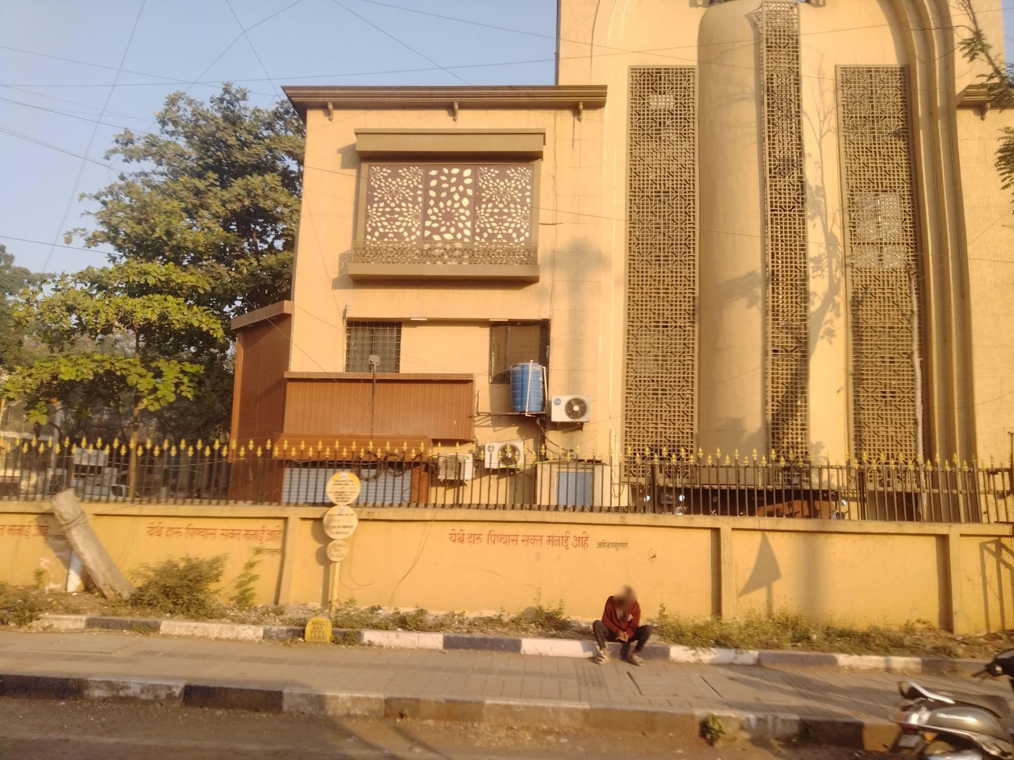 Street view near The Golden Arc Boutique Hotel, Khadki — © Nehabhalekar (CC BY-SA · Mapillary)
