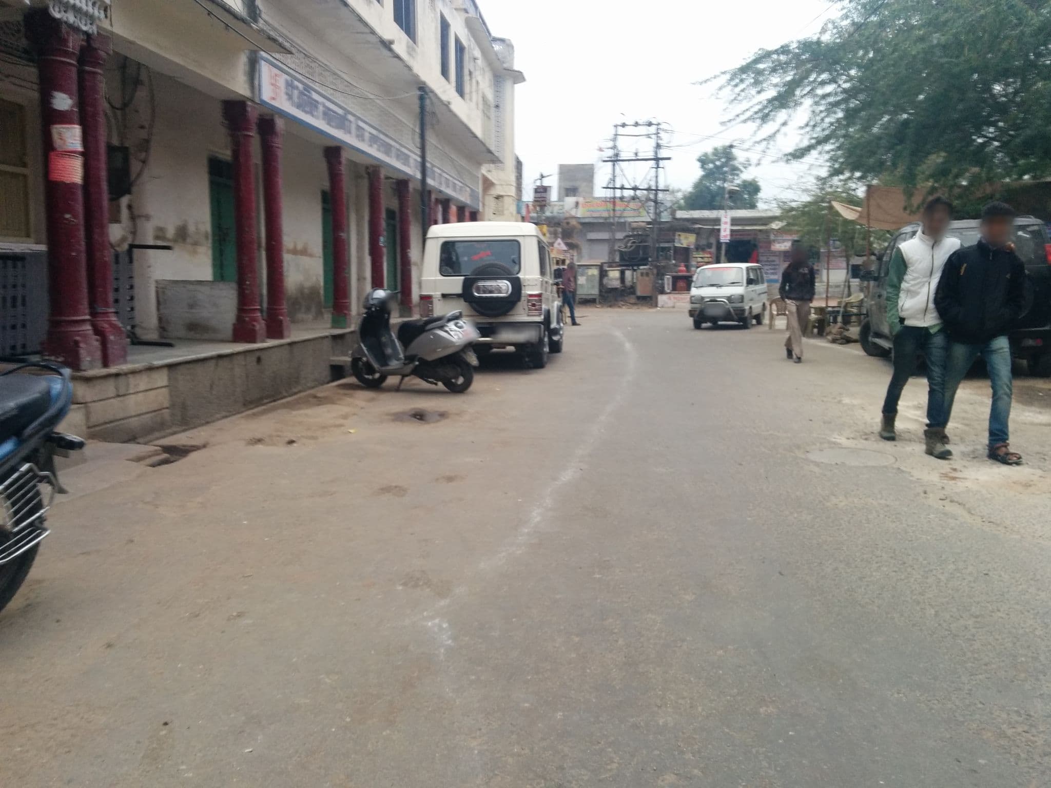 Street view near Hotel Ambey palace, Pushkar — © sashazykov (CC BY-SA · Mapillary)