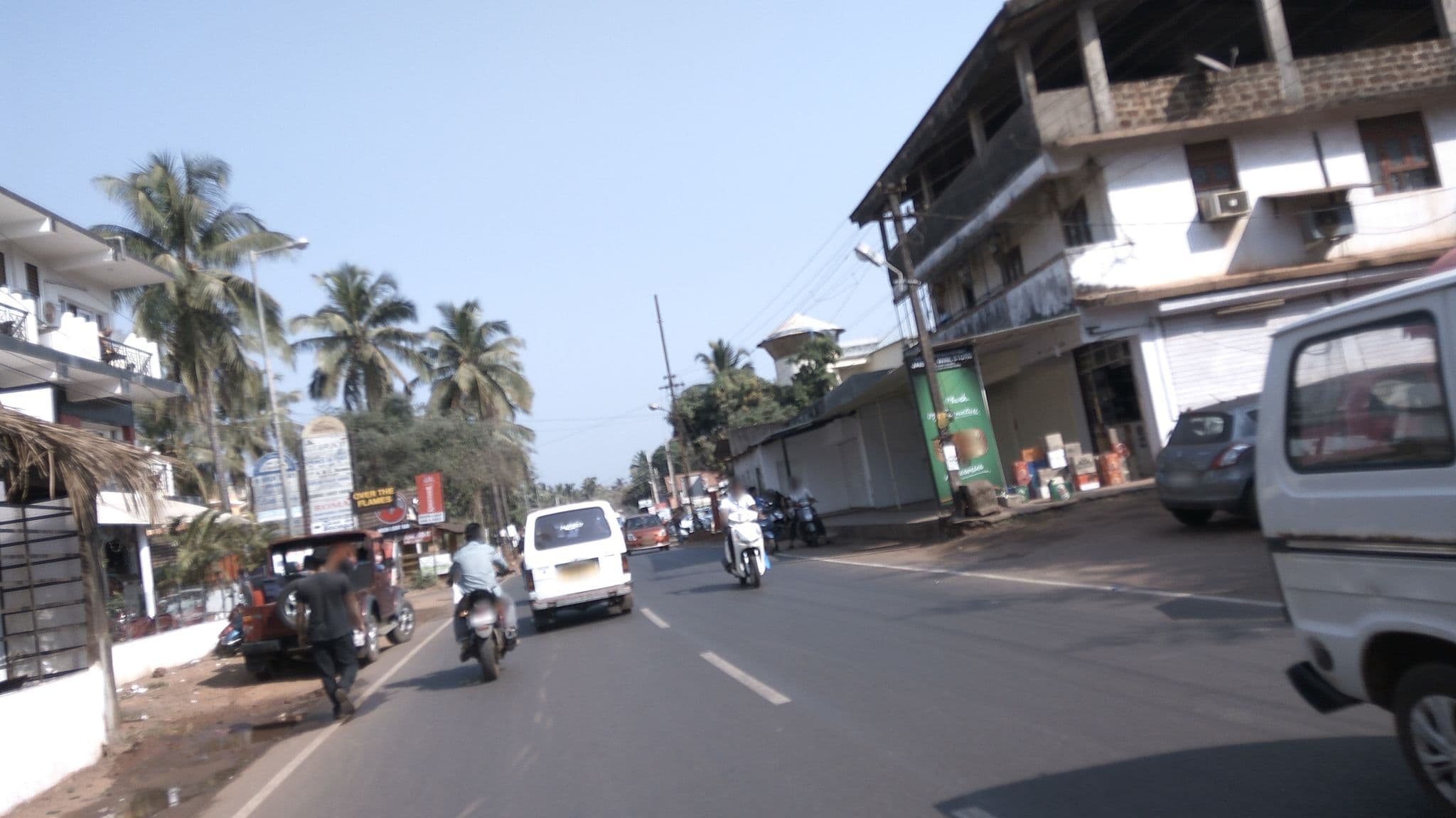 Street view near Hilton Garden Inn Goa Calangute, Candolim — © natarajakaveeti (CC BY-SA · Mapillary)