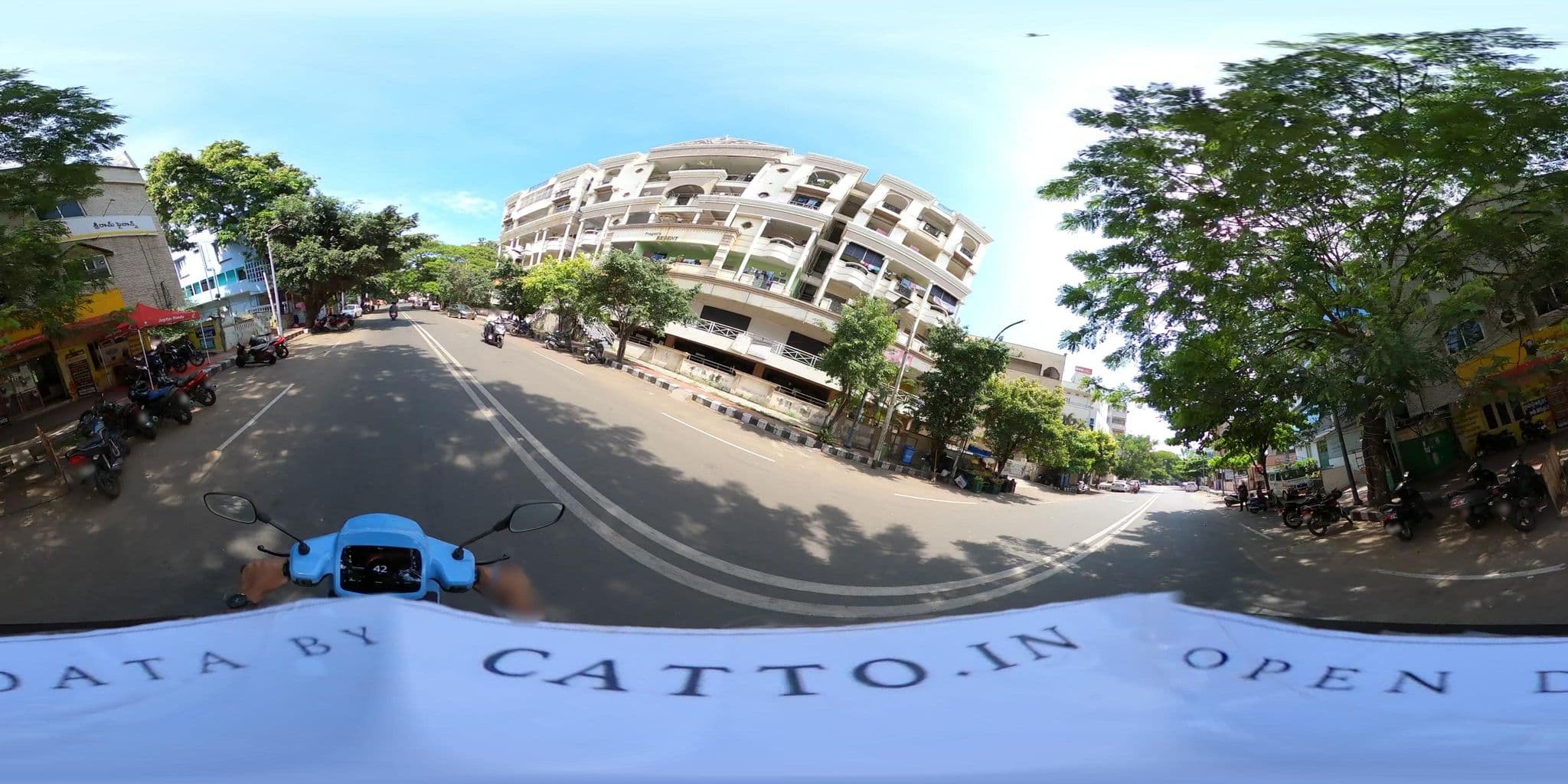 Street view near OYO Flagship Hotel Gayatri, Rasapūdipalem — © Catto (CC BY-SA · Mapillary)